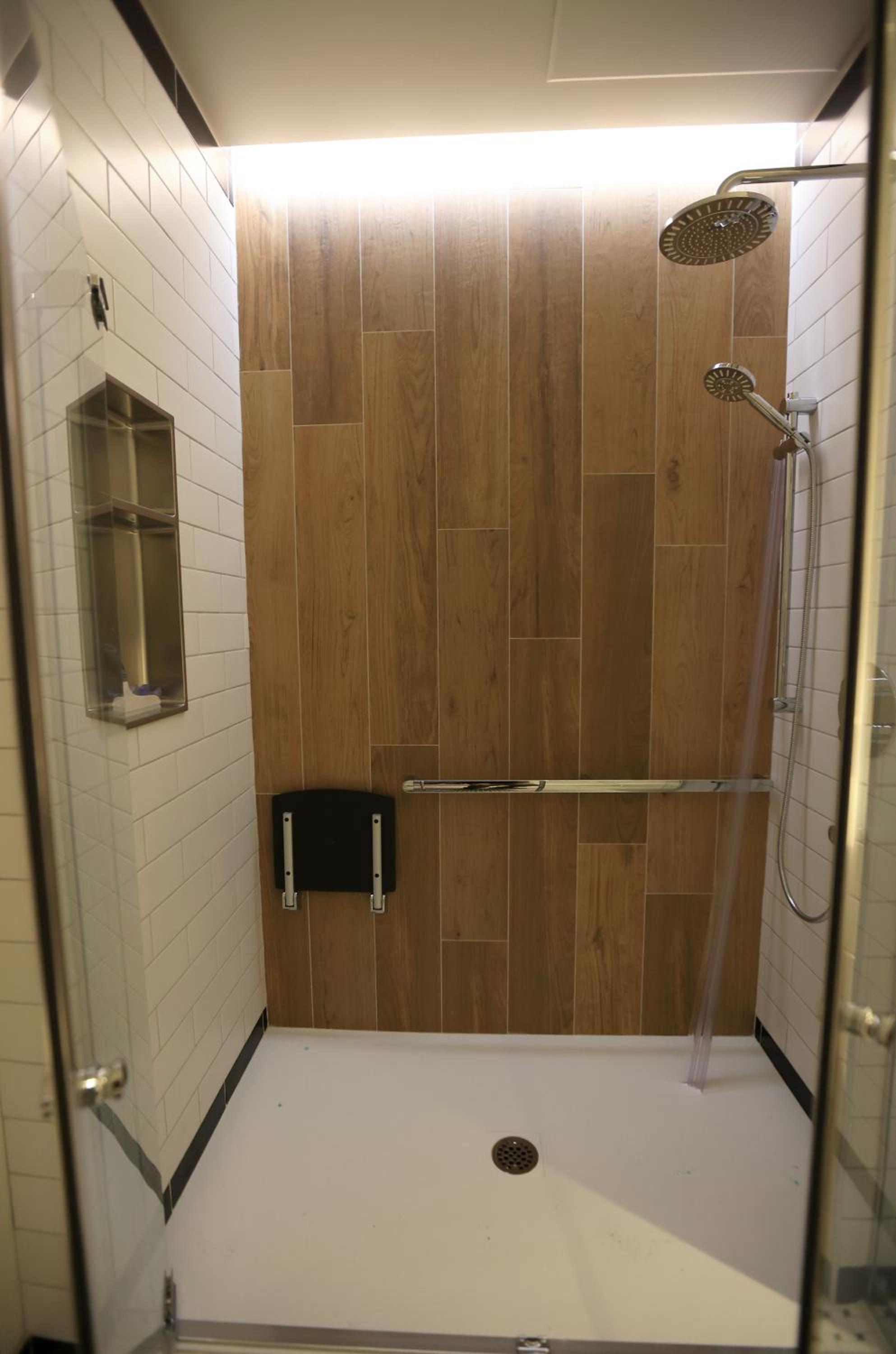 Deluxe Apartment thumbnail 6