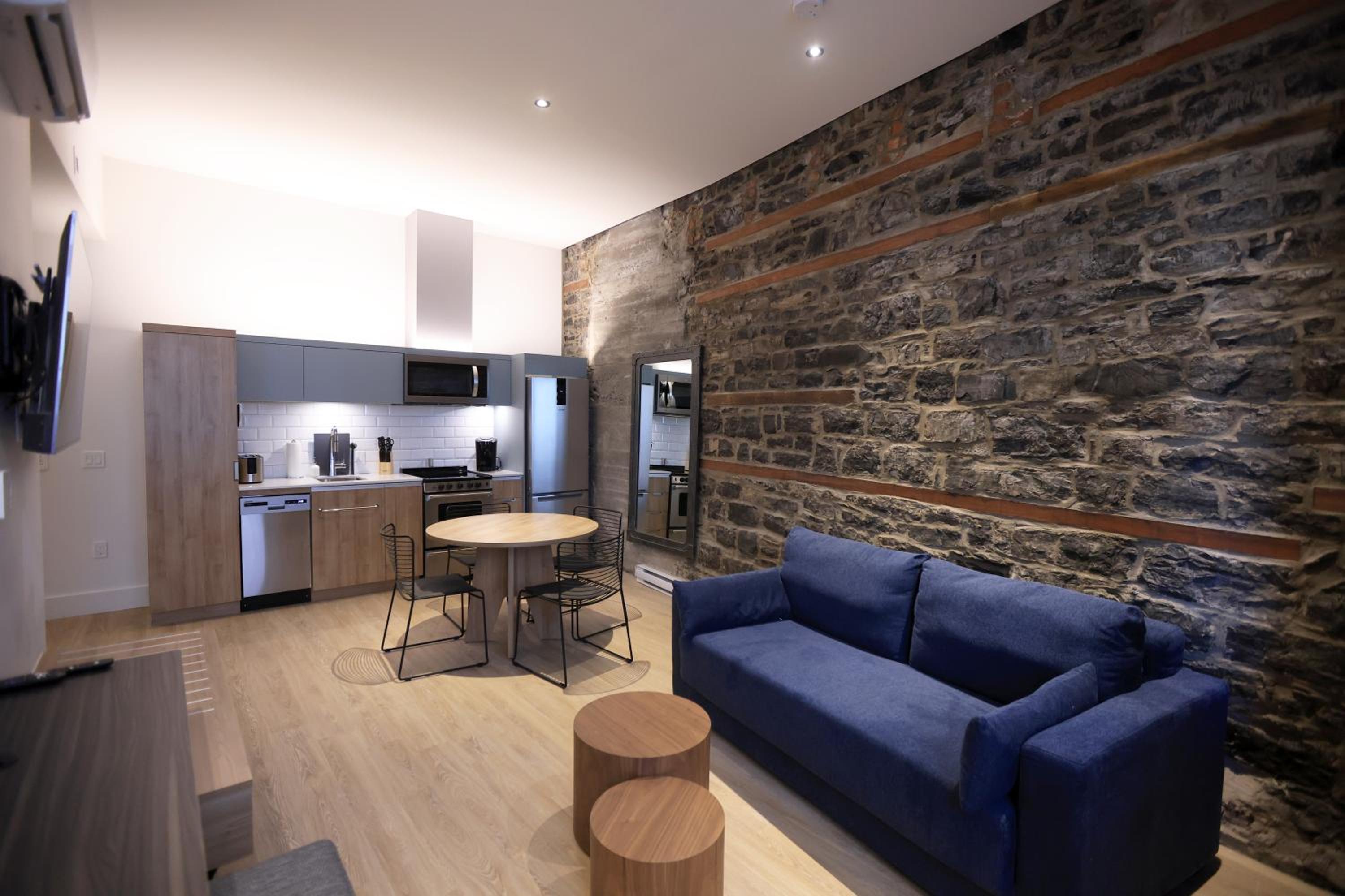 Deluxe Apartment