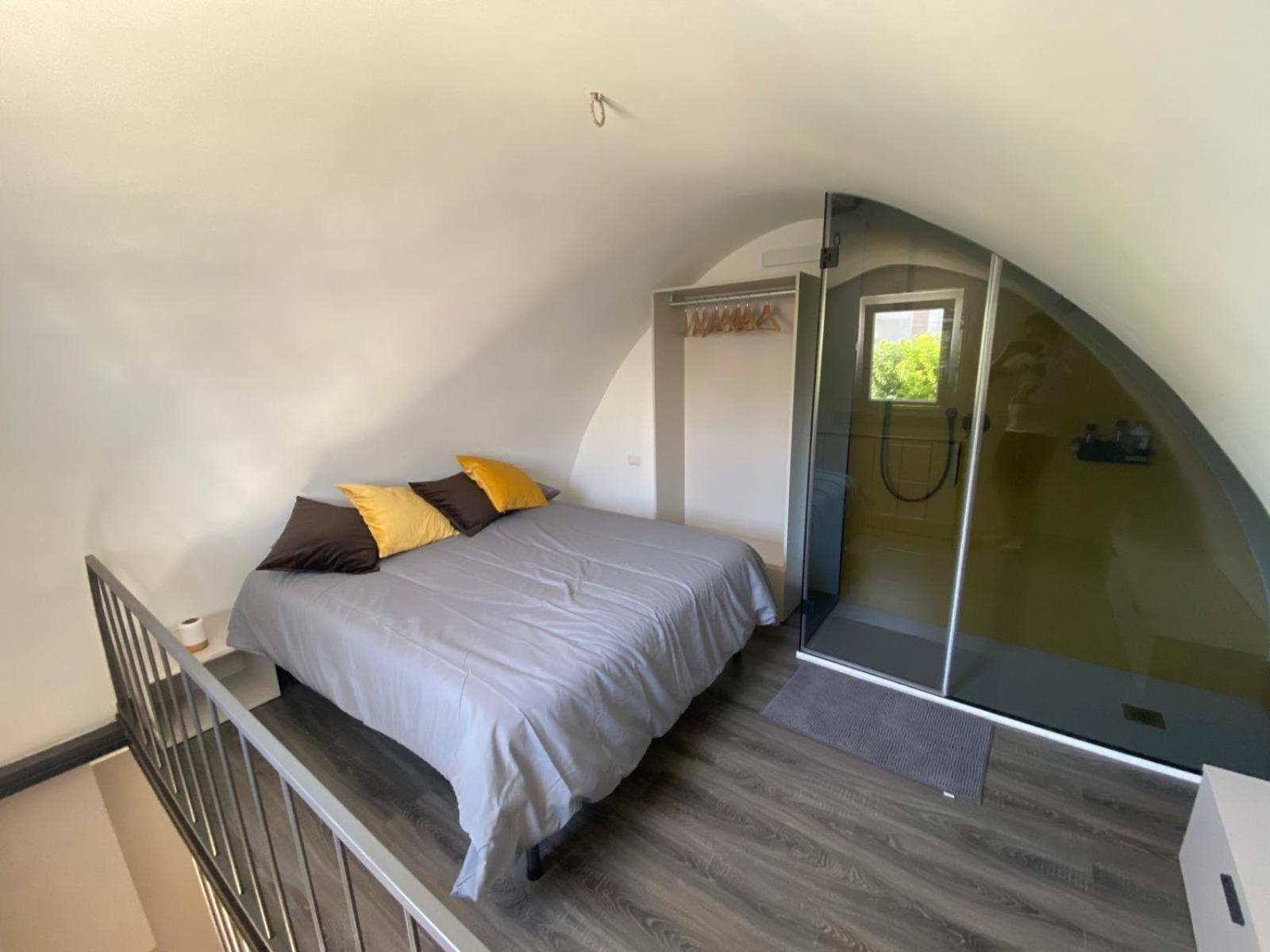 Deluxe Double Room with Shower photo 1