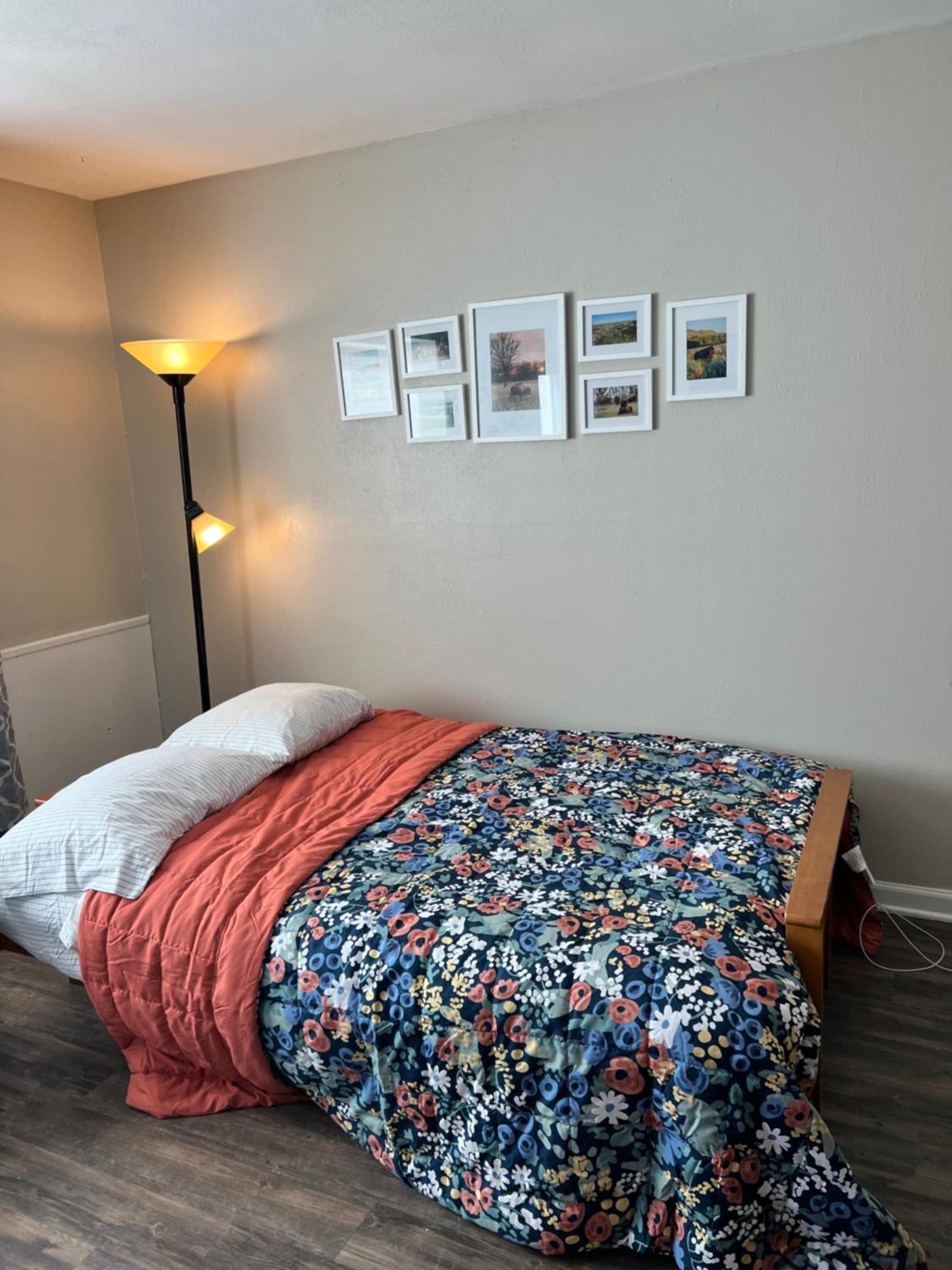 Two-Bedroom Apartment - Photo 3