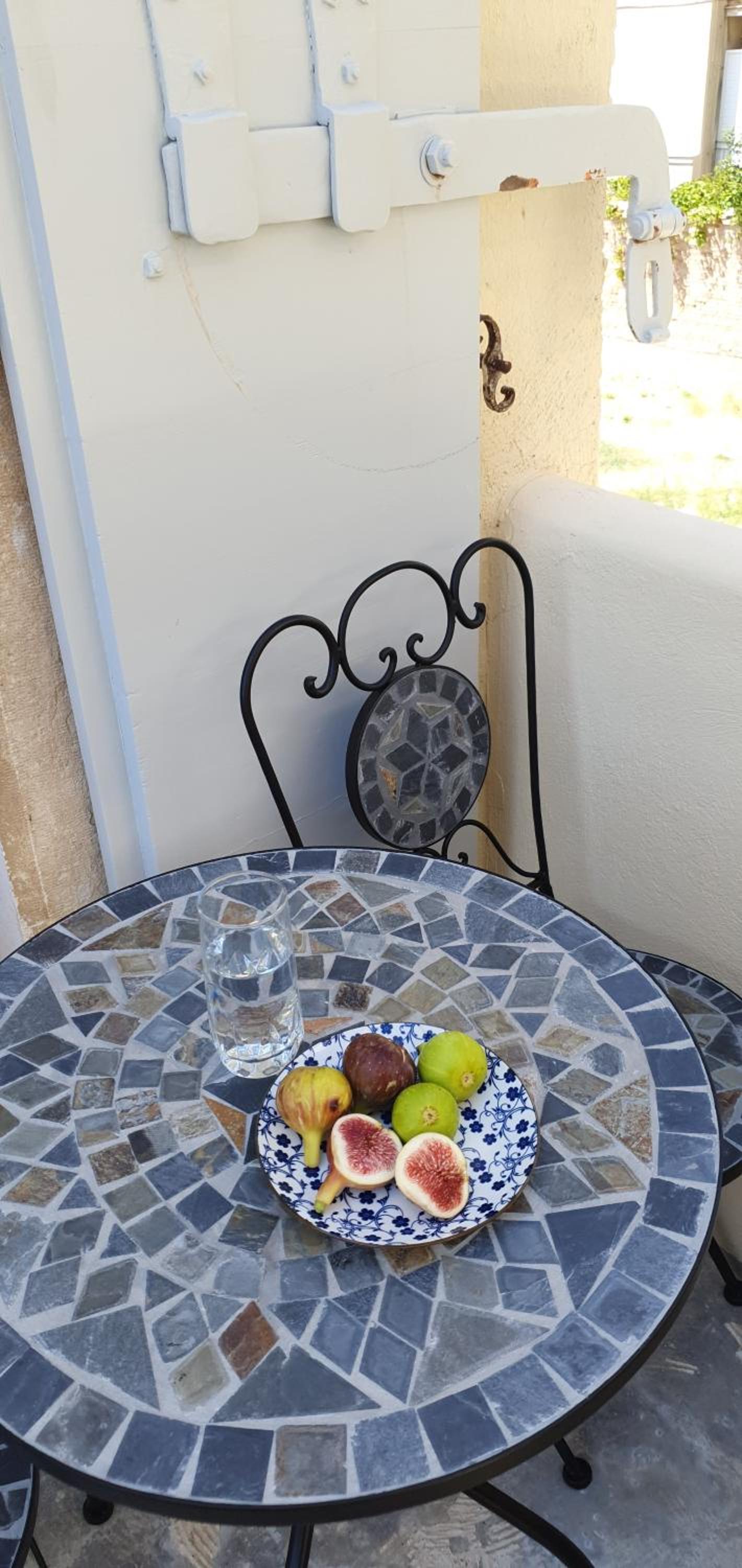 Double Room with Balcony - Photo 6
