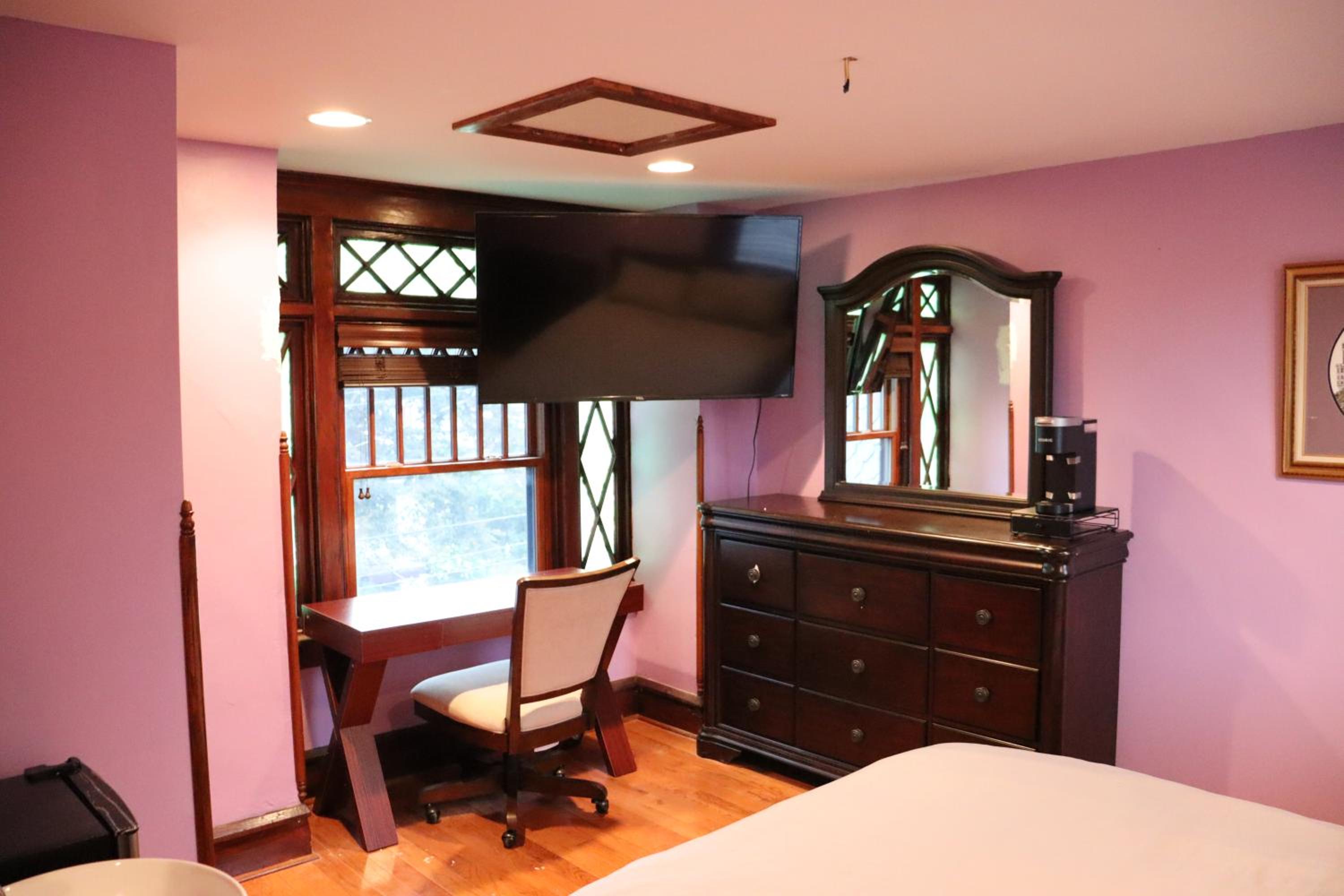 Queen Room - Photo 1