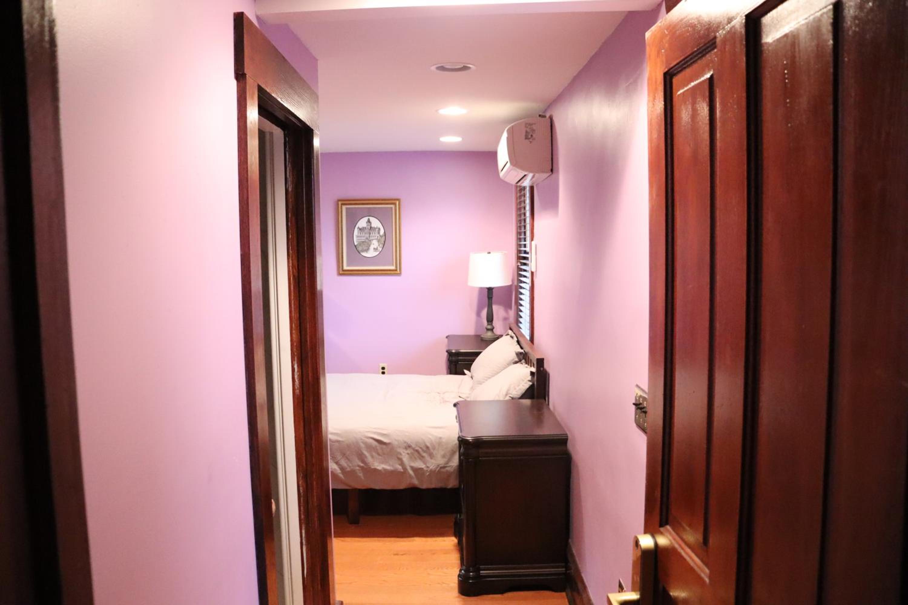 Queen Room - Photo 2