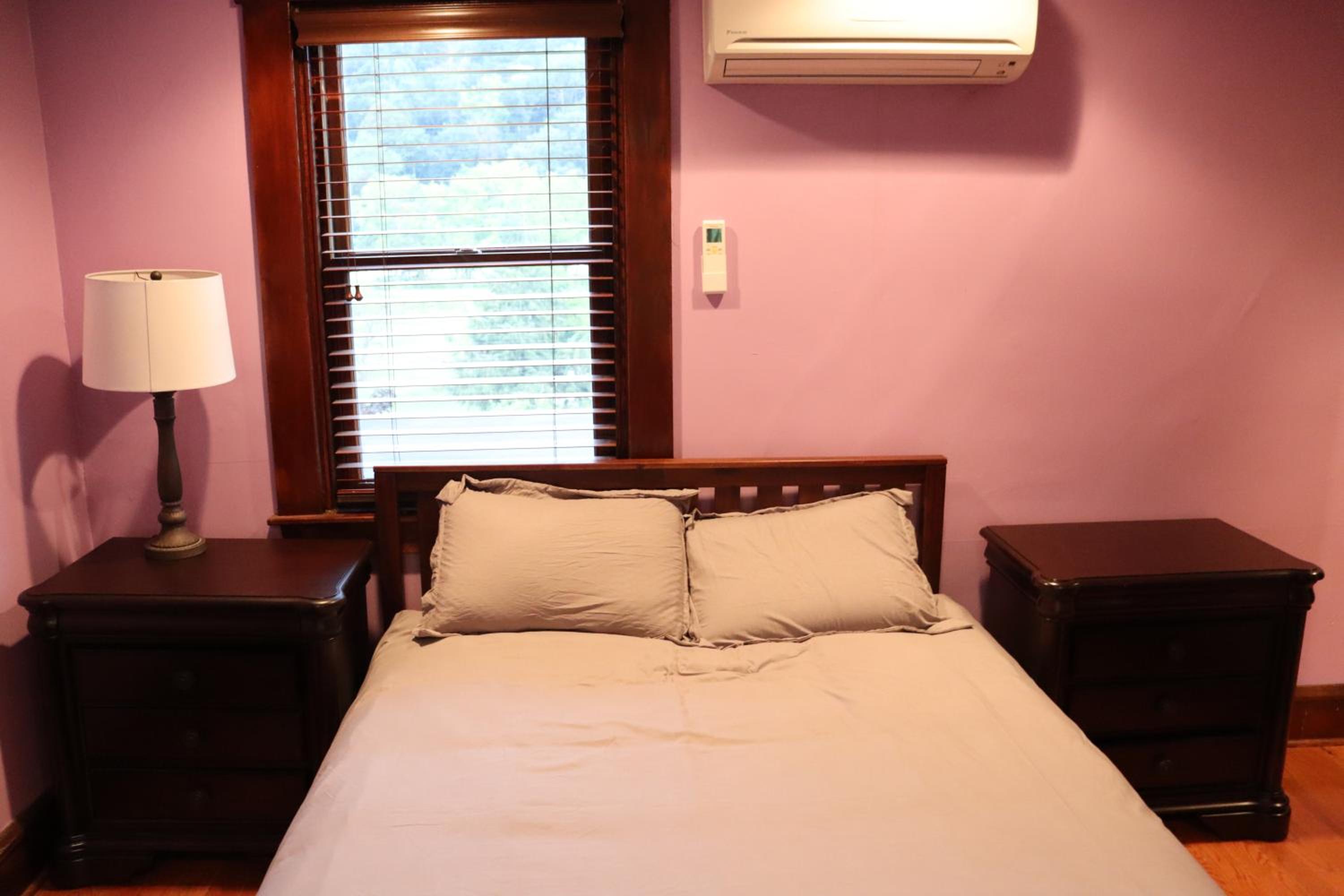 Queen Room - Photo 4