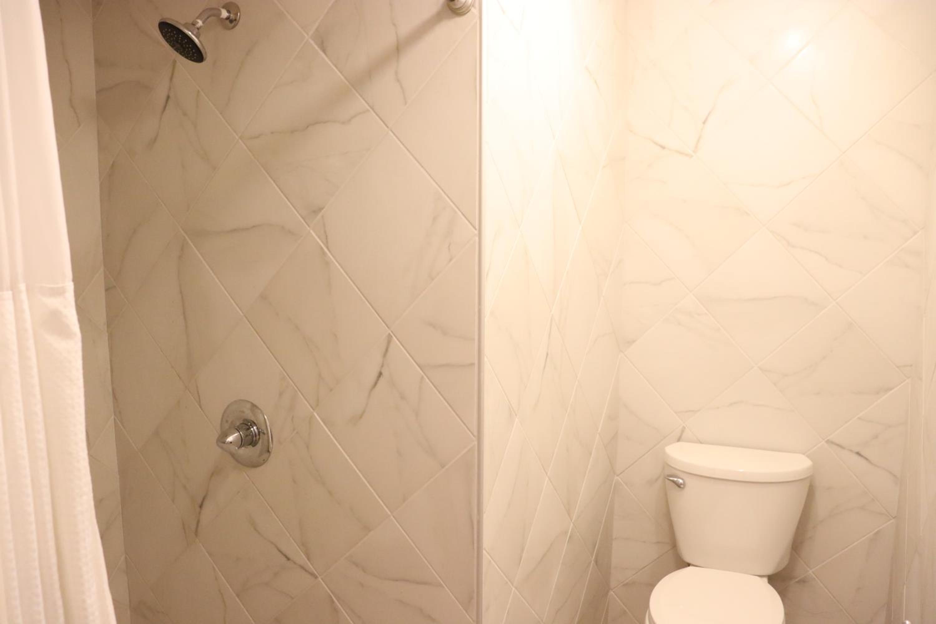 Queen Room - Photo 5