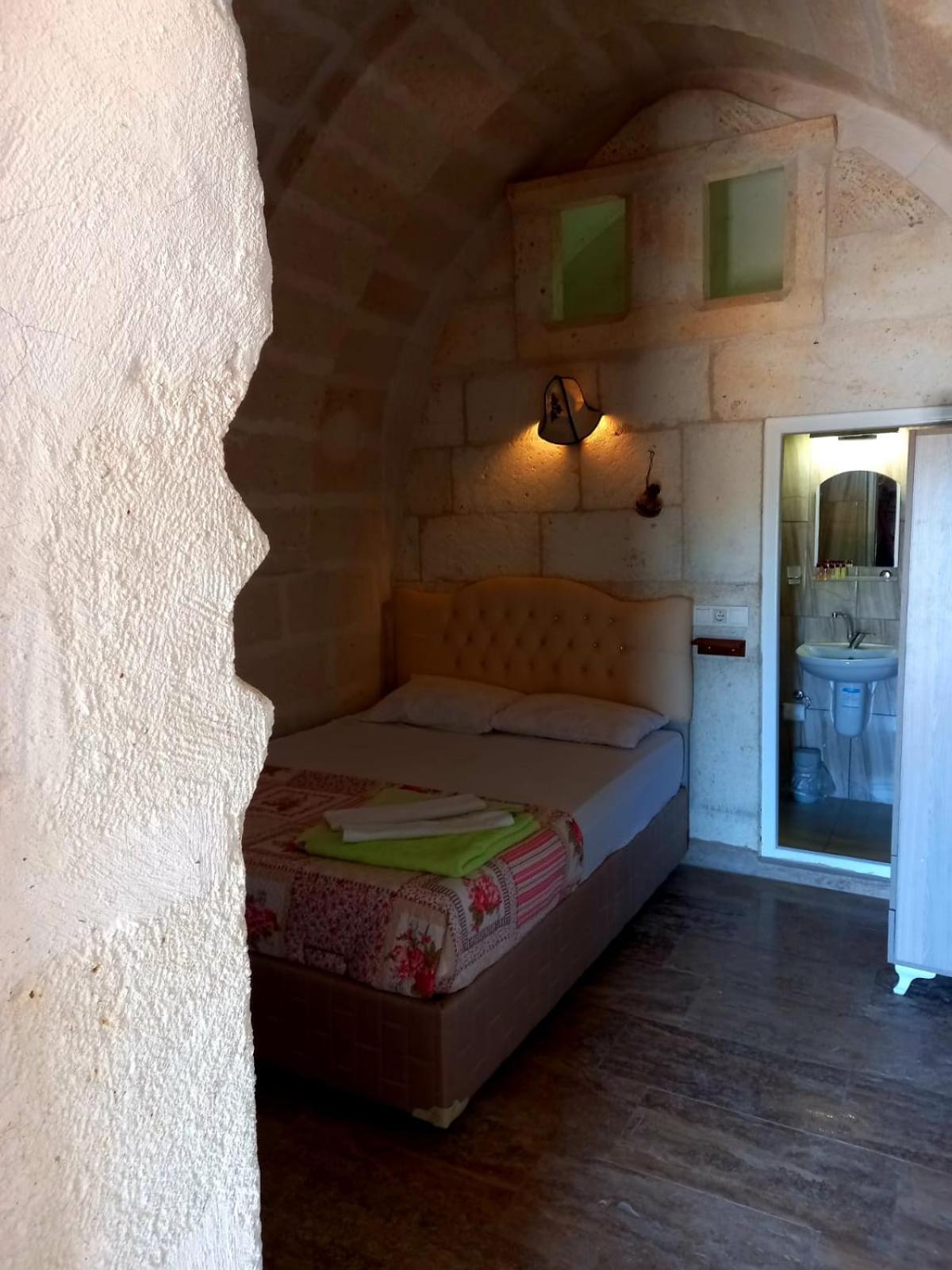 Standard Triple Room - Photo 12