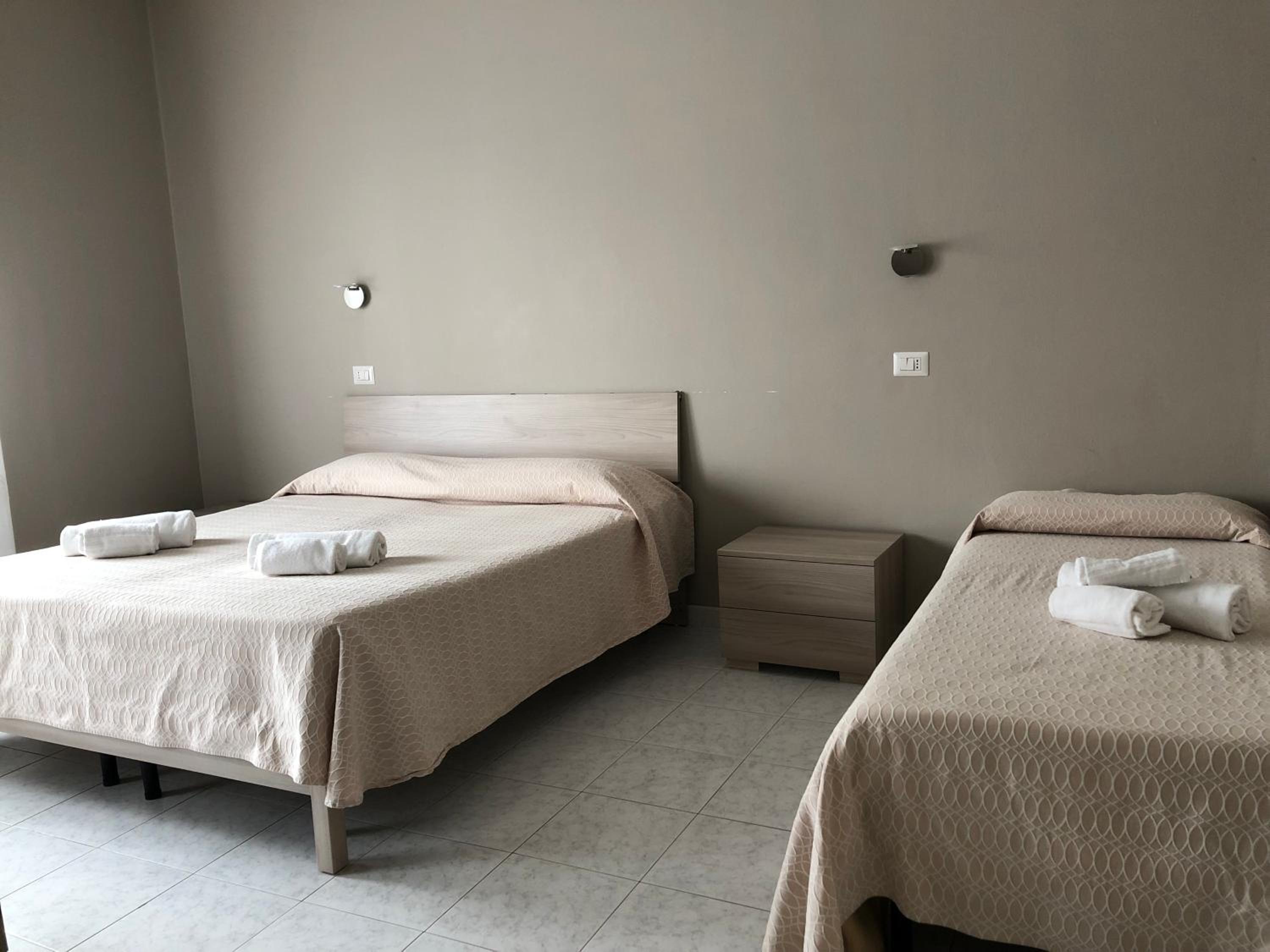 Two-Bedroom Apartment - Photo 3