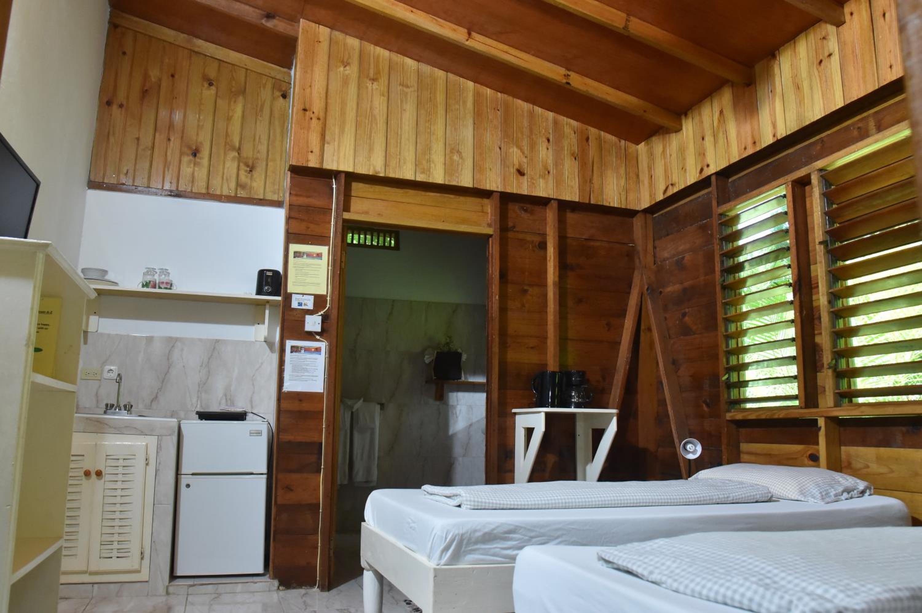Deluxe Studio