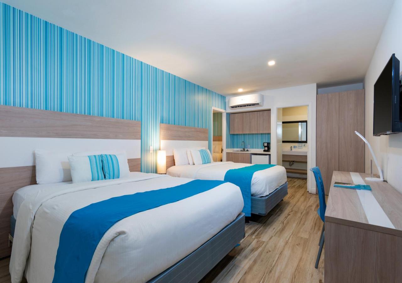 Deluxe Queen Suite photo 1