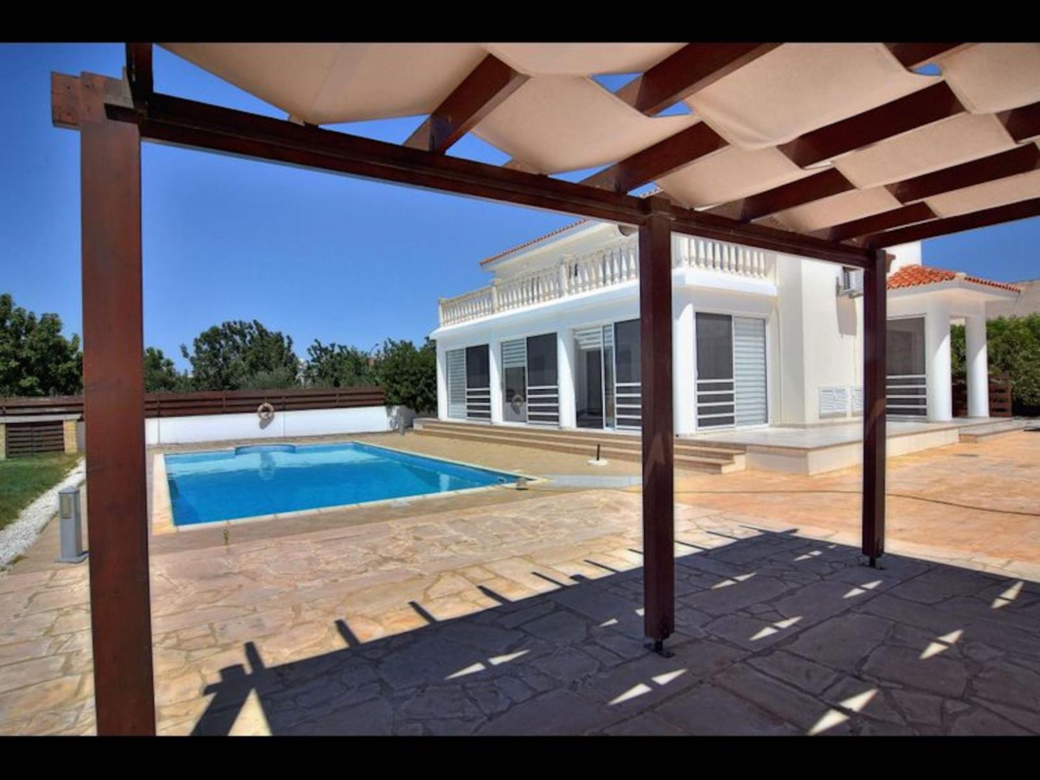 Villa photo 3