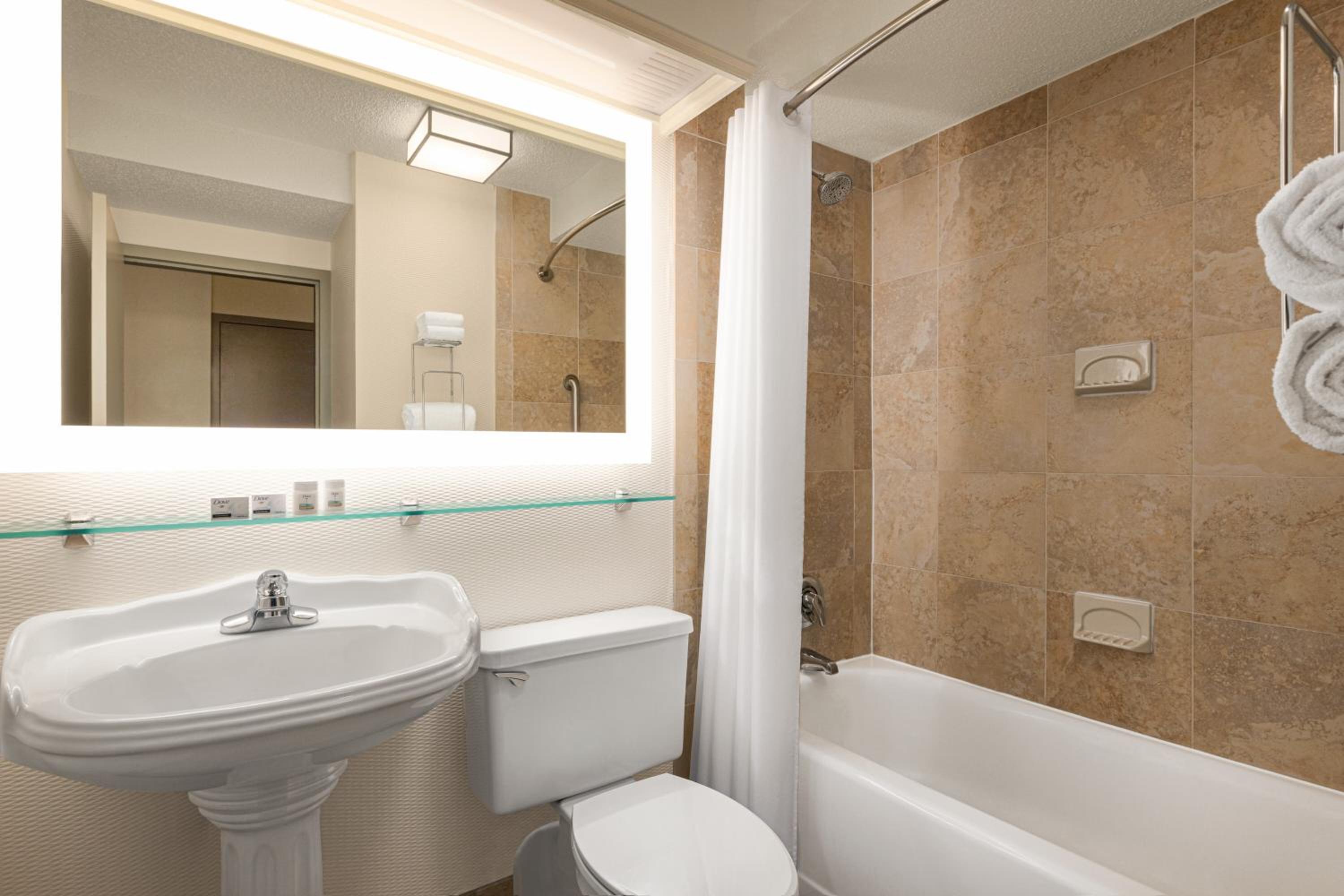 Standard King Room - Photo 6