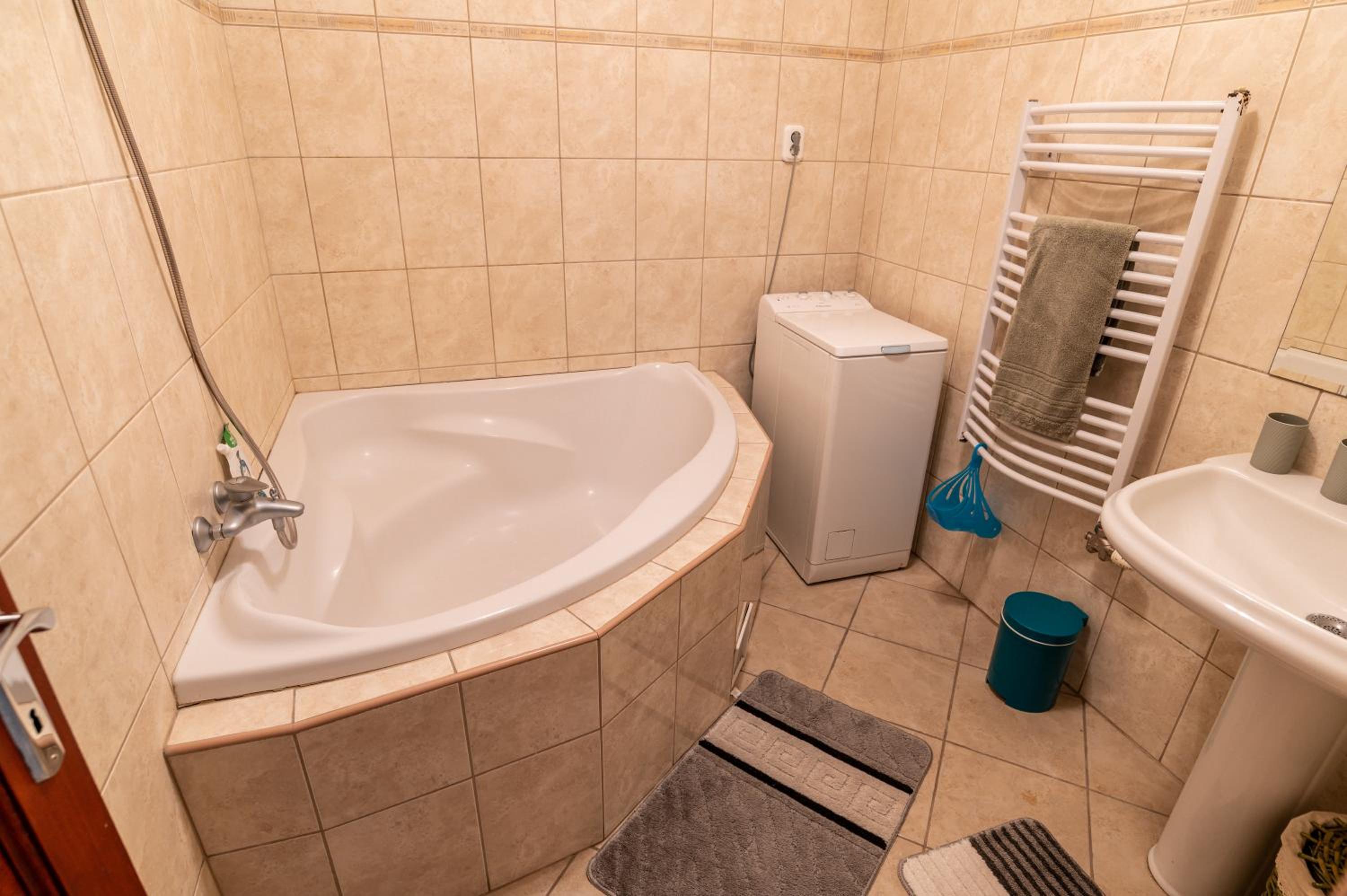 Two-Bedroom Apartment - Photo 6