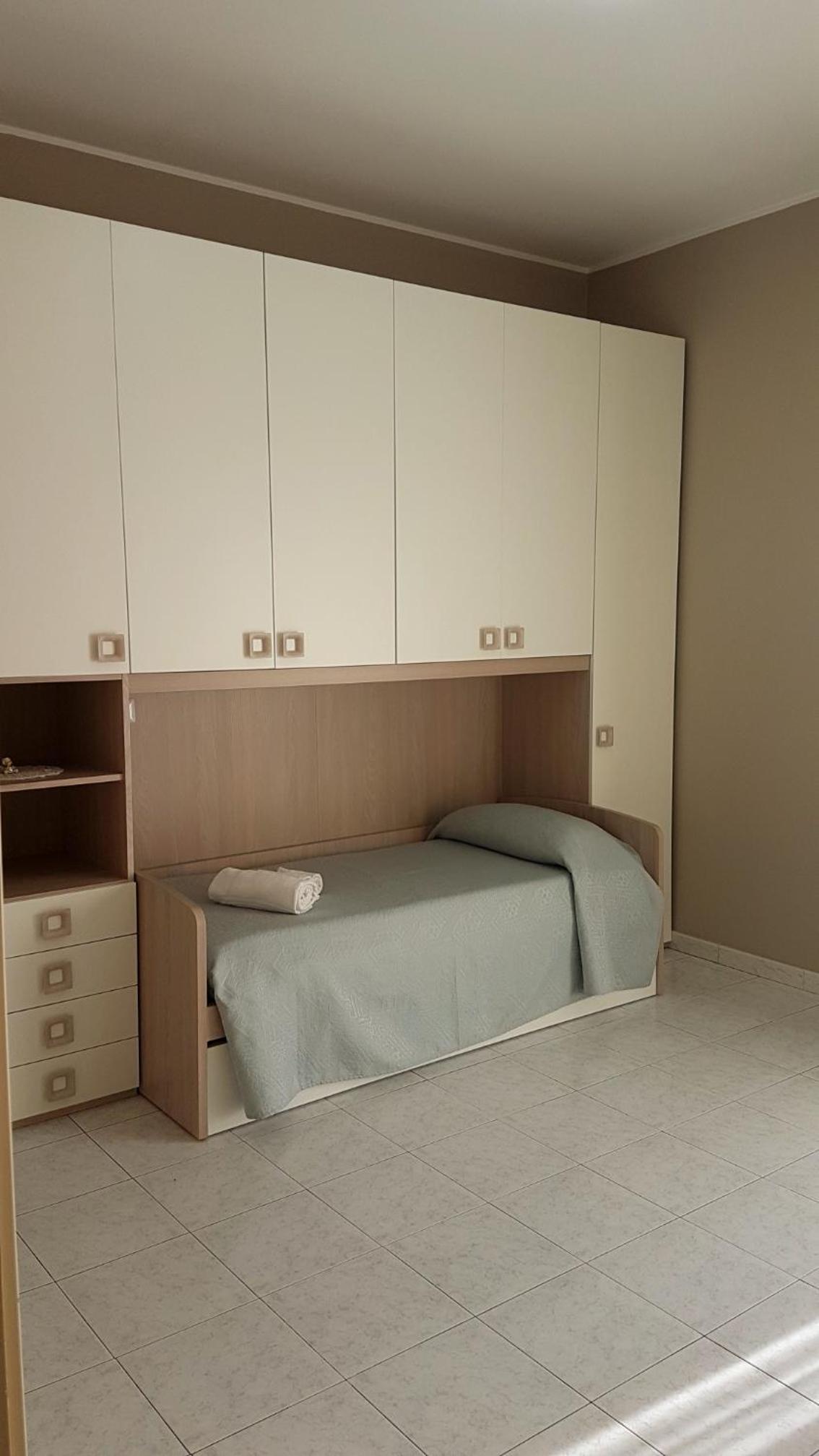 Two-Bedroom Apartment - Photo 8