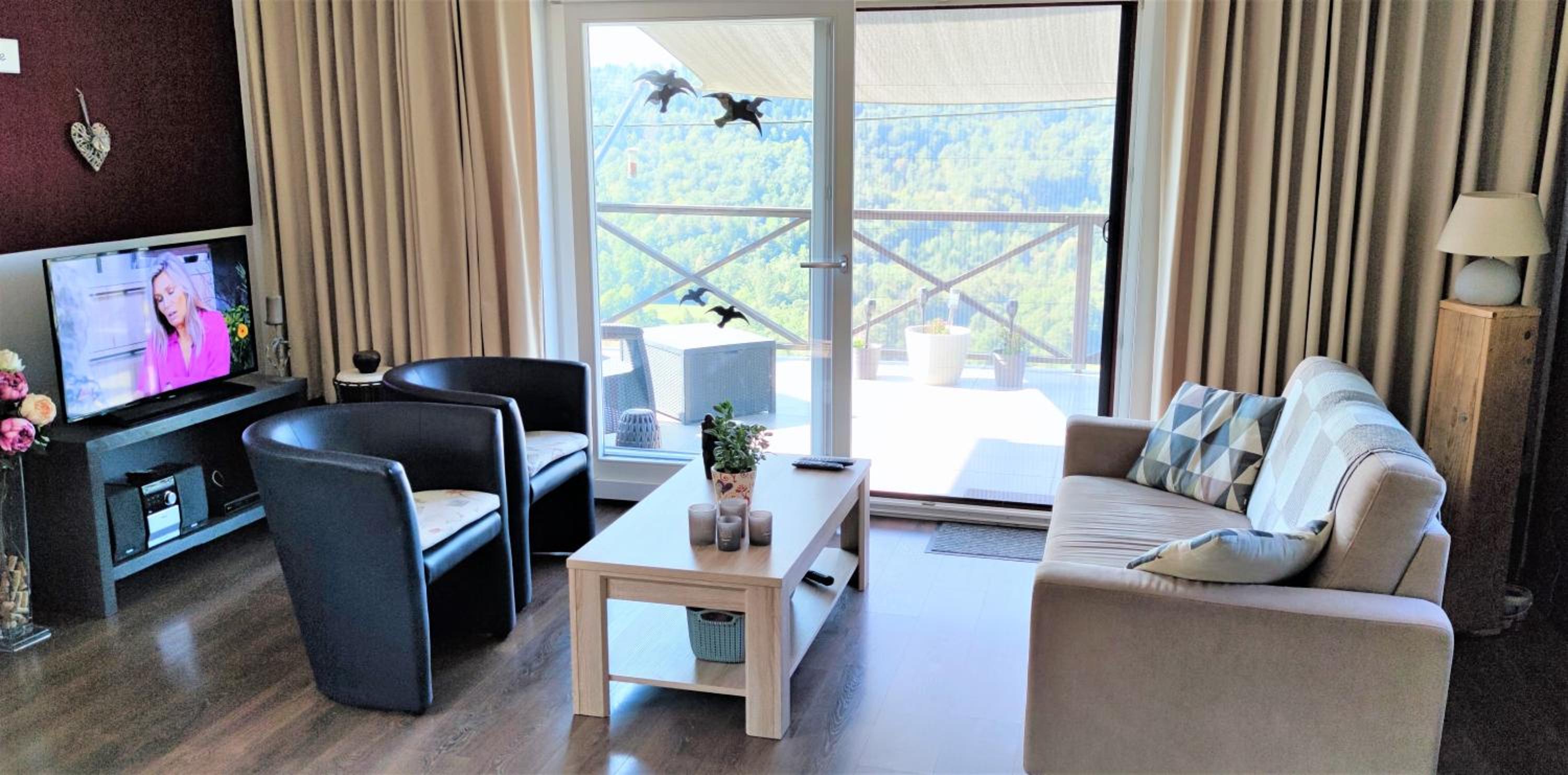 One-Bedroom House photo 1