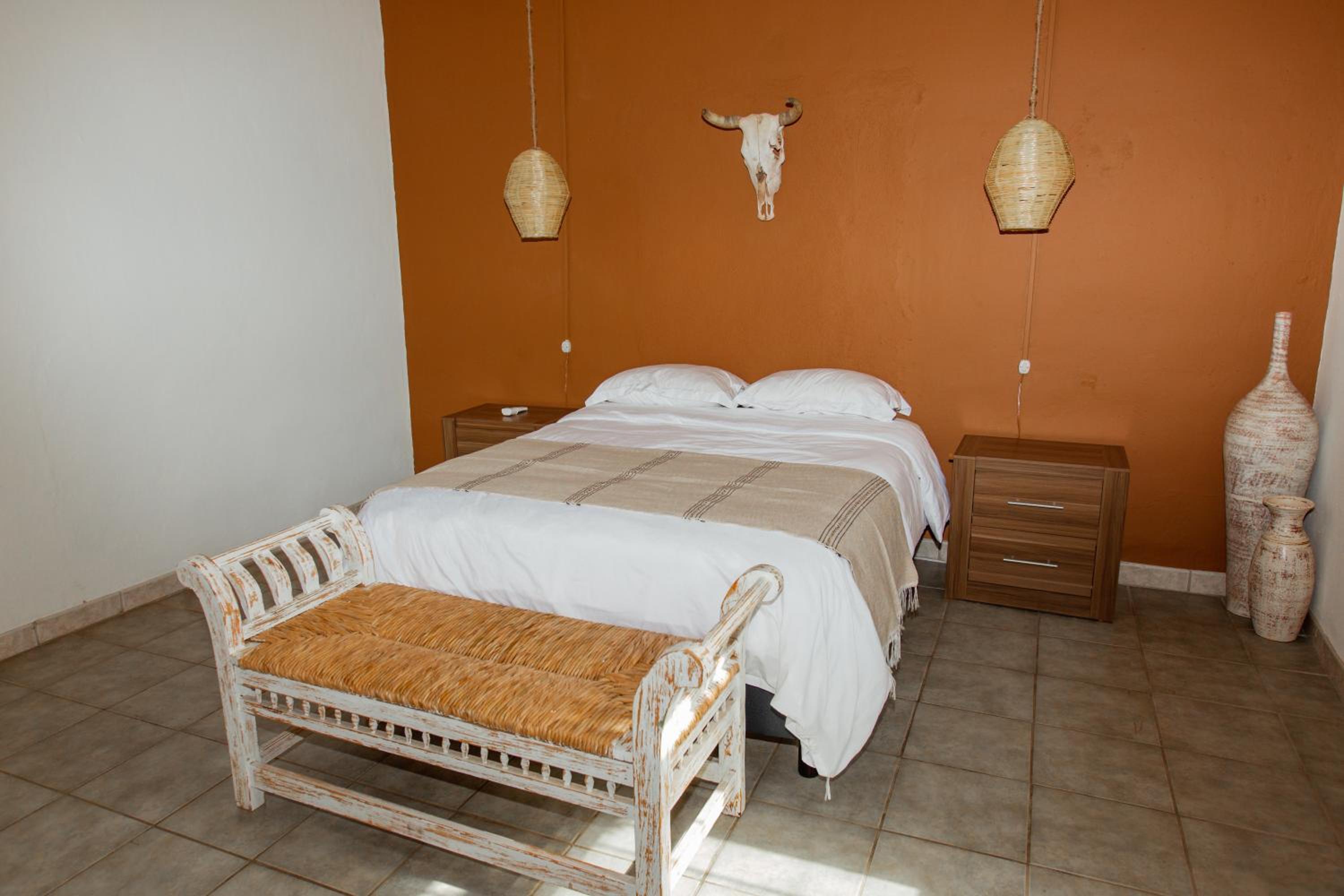 Two-Bedroom House - Photo 18