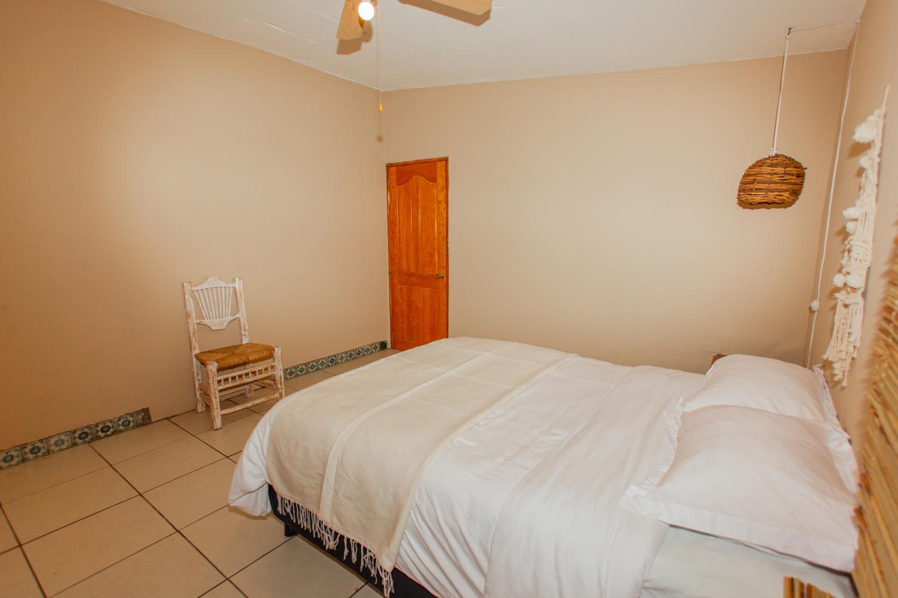 Two-Bedroom House - Photo 9