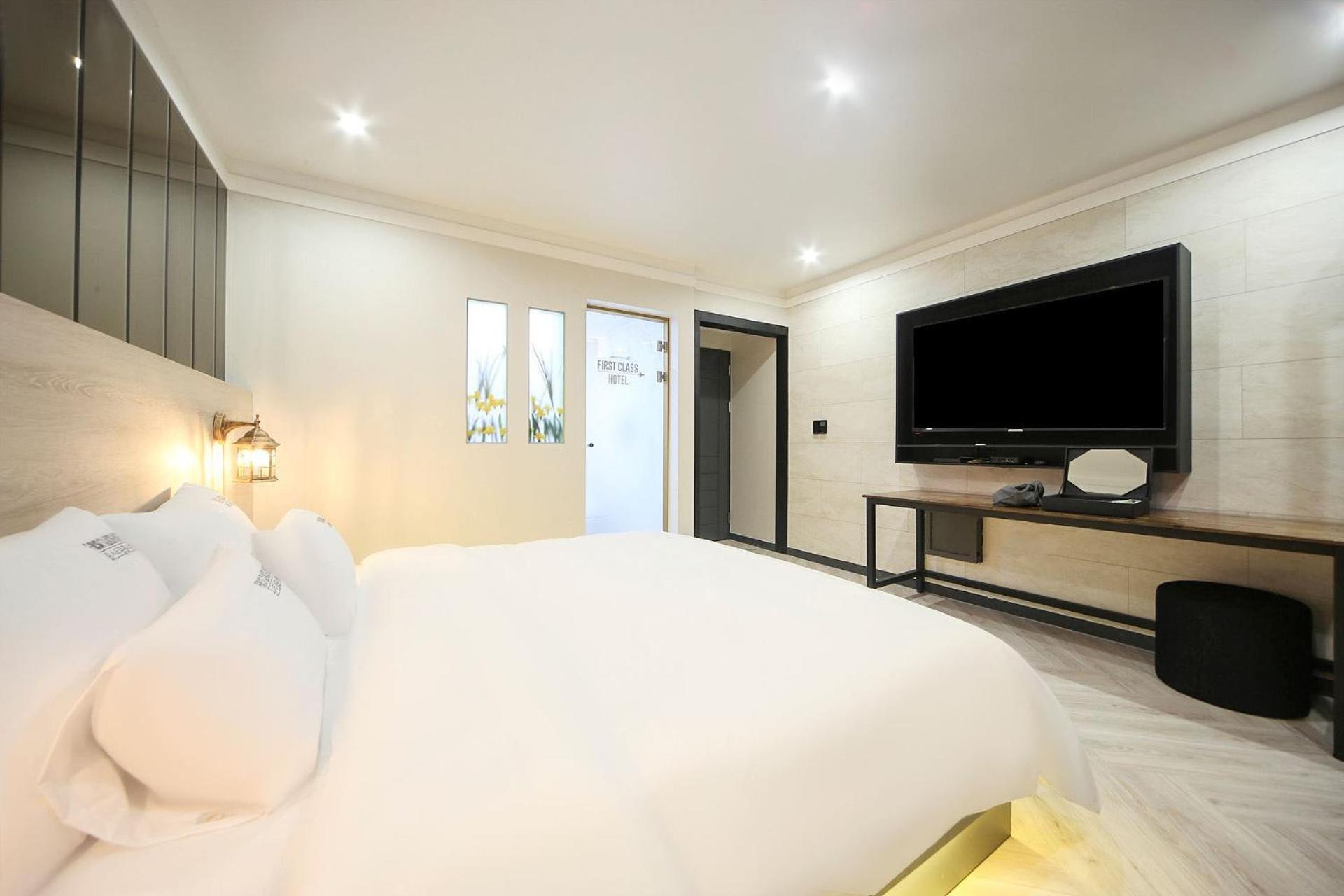 Deluxe Double Room - Photo 10