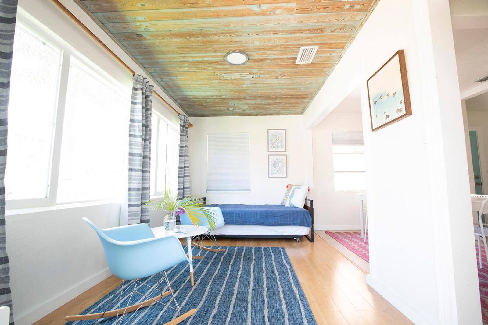 Two-Bedroom House photo 3