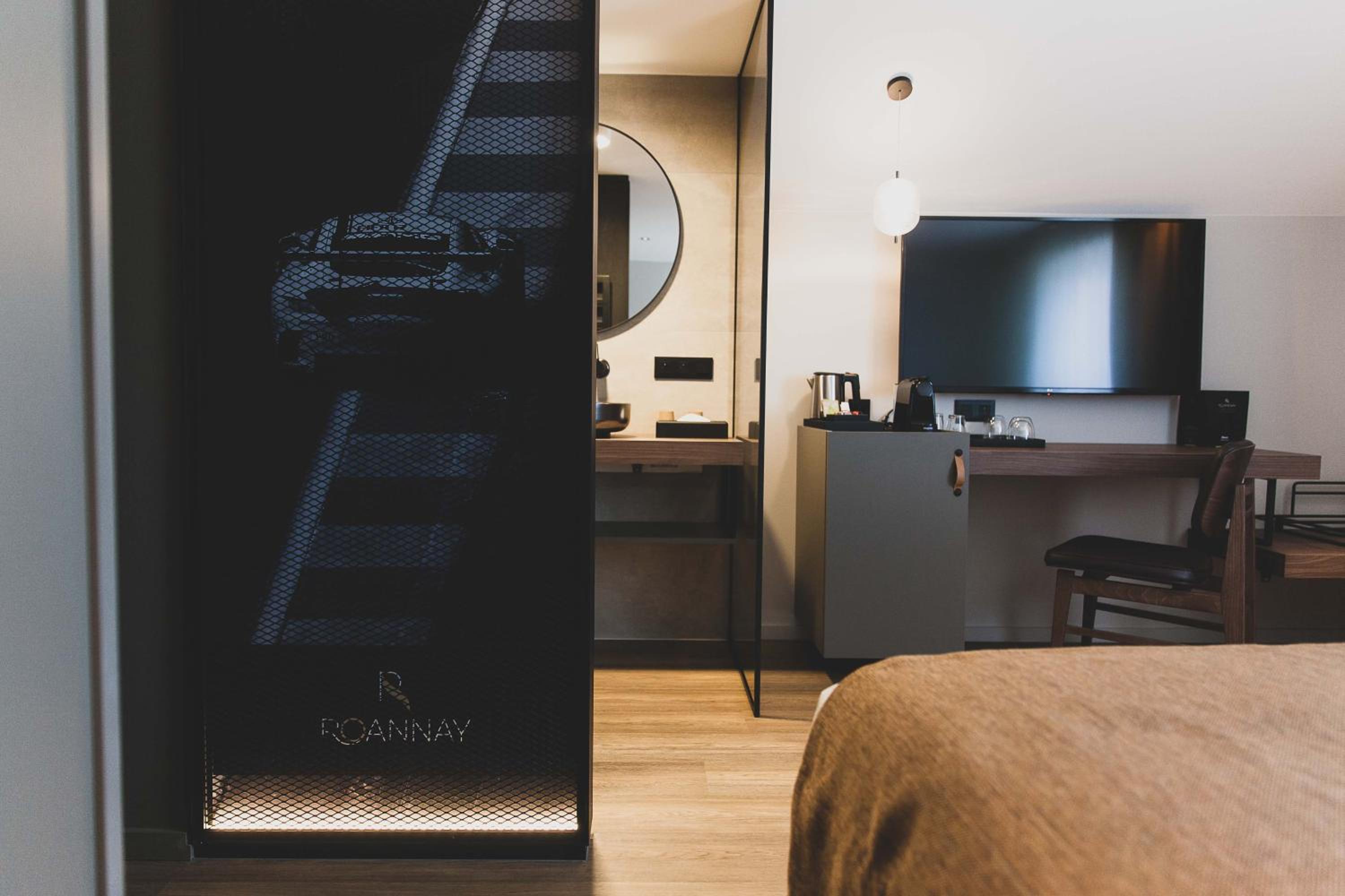 Standard King Room photo 2