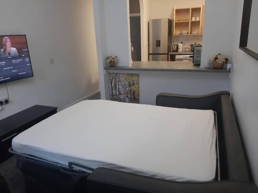 One-Bedroom House - Photo 22