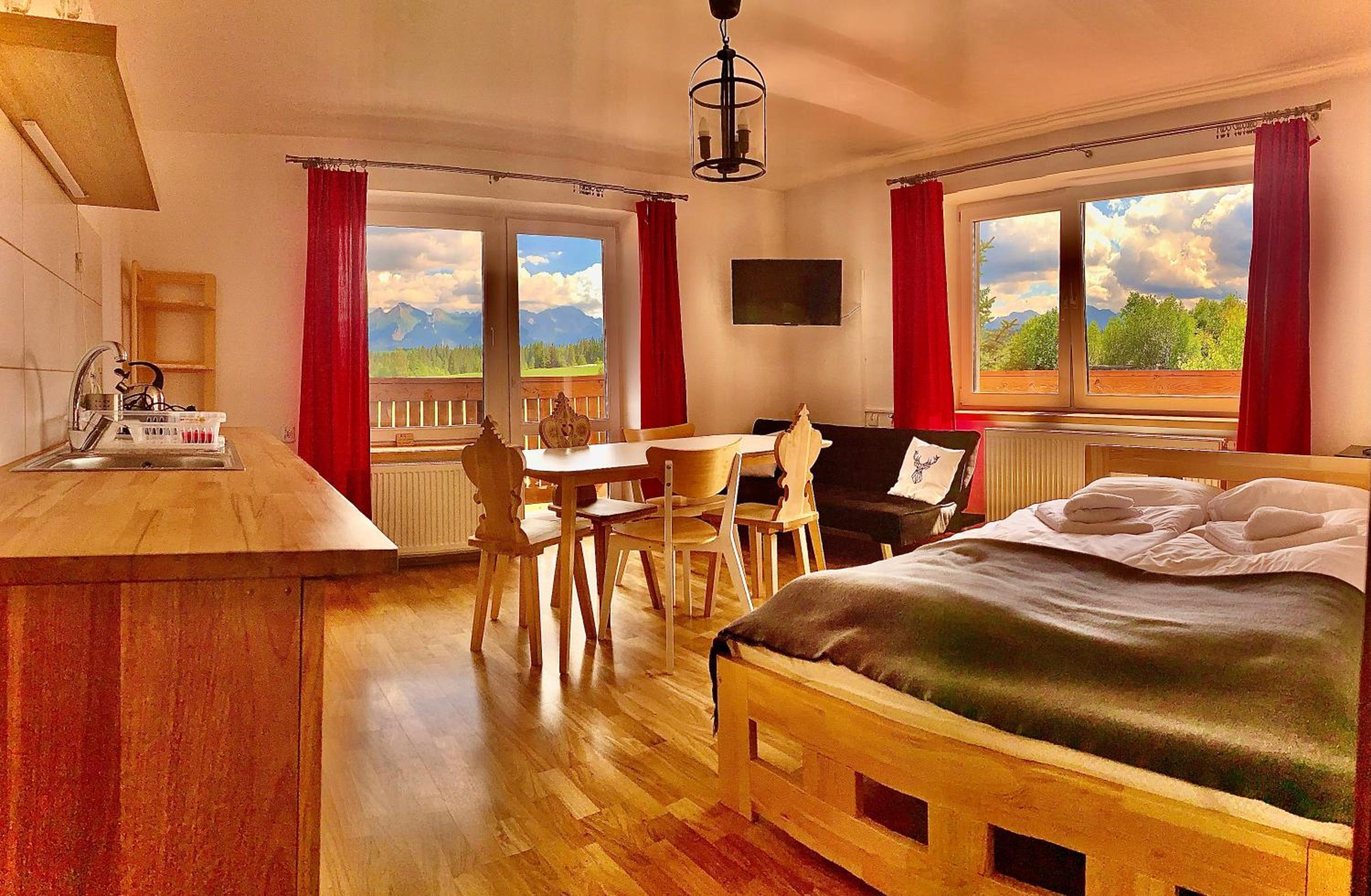 Apartment with Mountain View photo 1