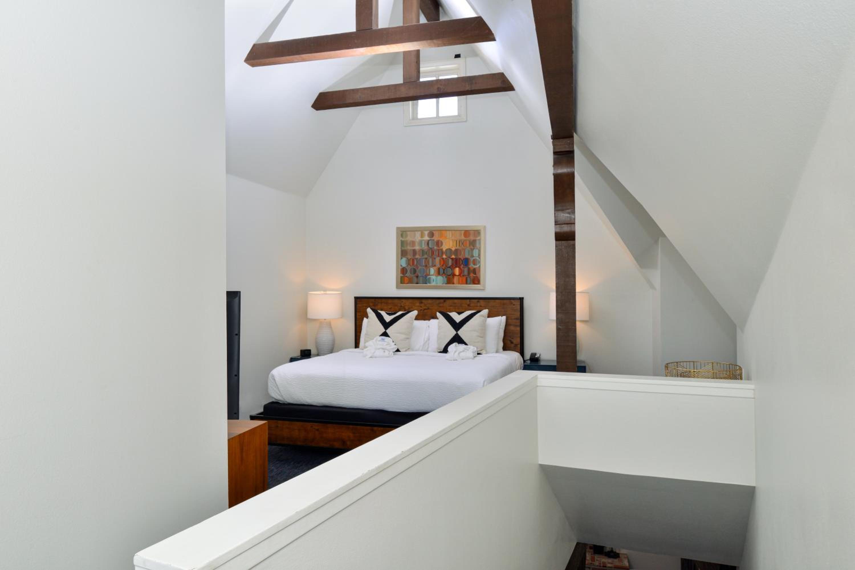 Cottage 5 with Fireplace and Private Jacuzzi - Photo 1