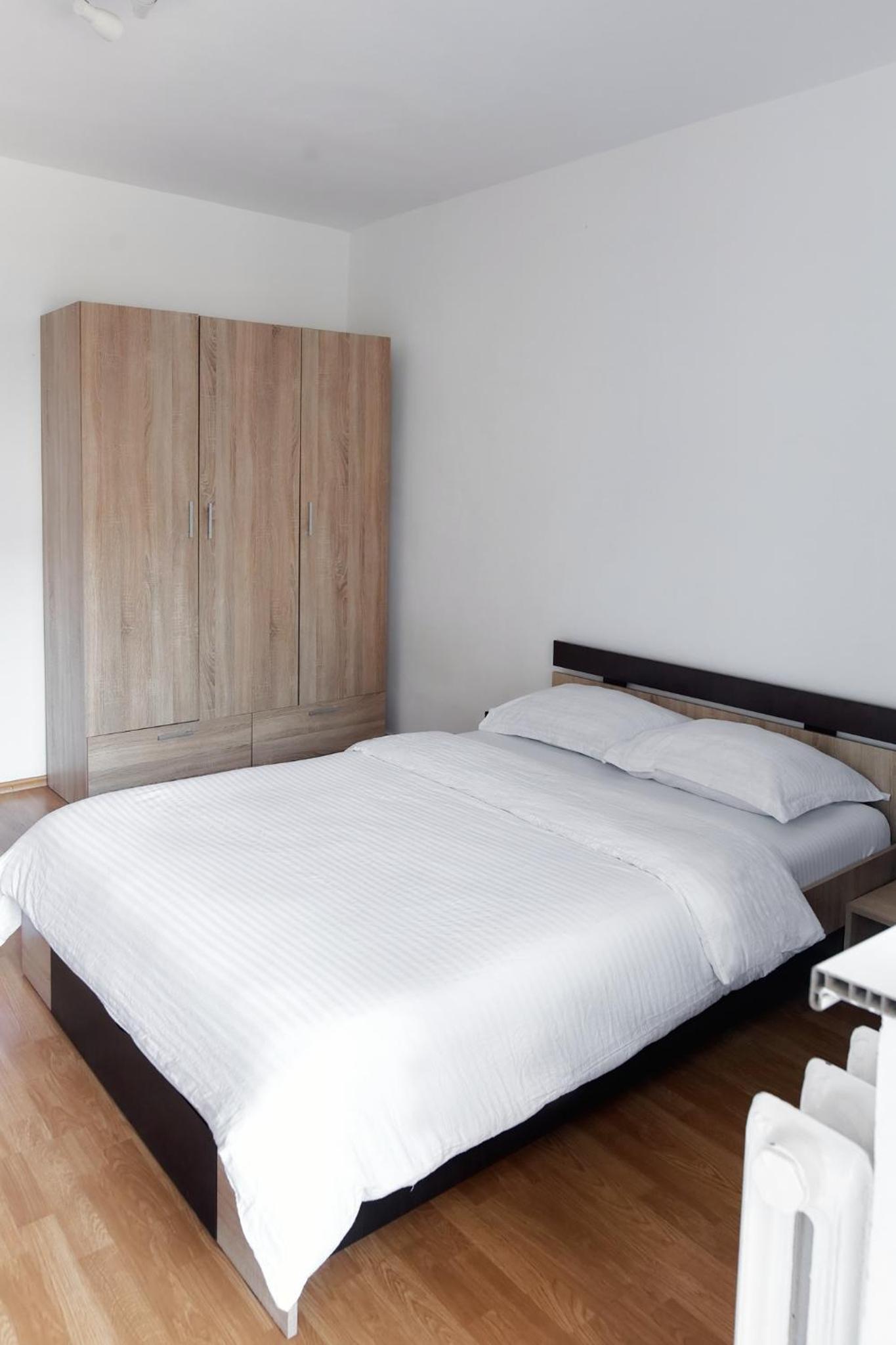 Three-Bedroom Apartment - Photo 22
