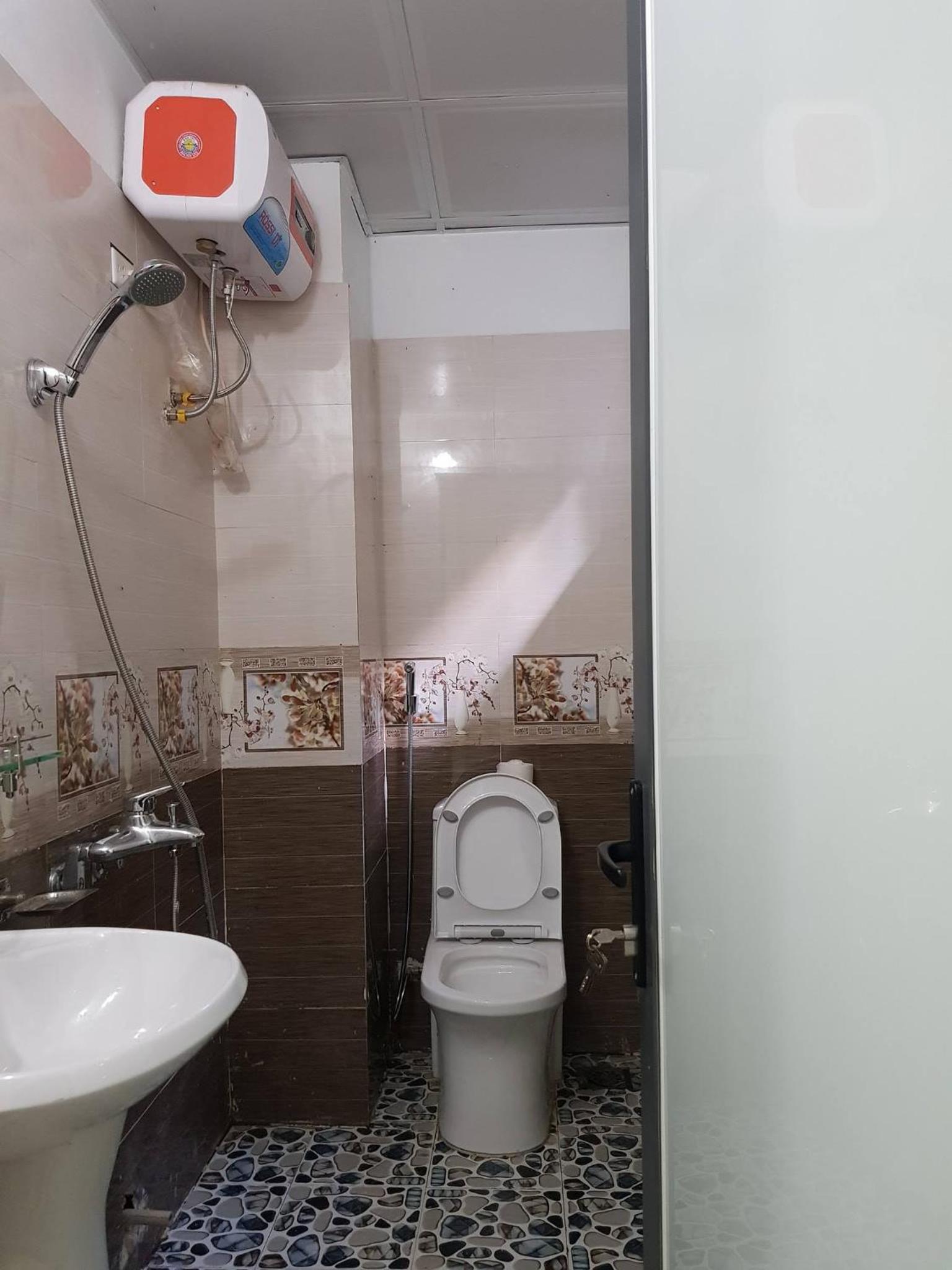 Family Room with Bathroom photo 2