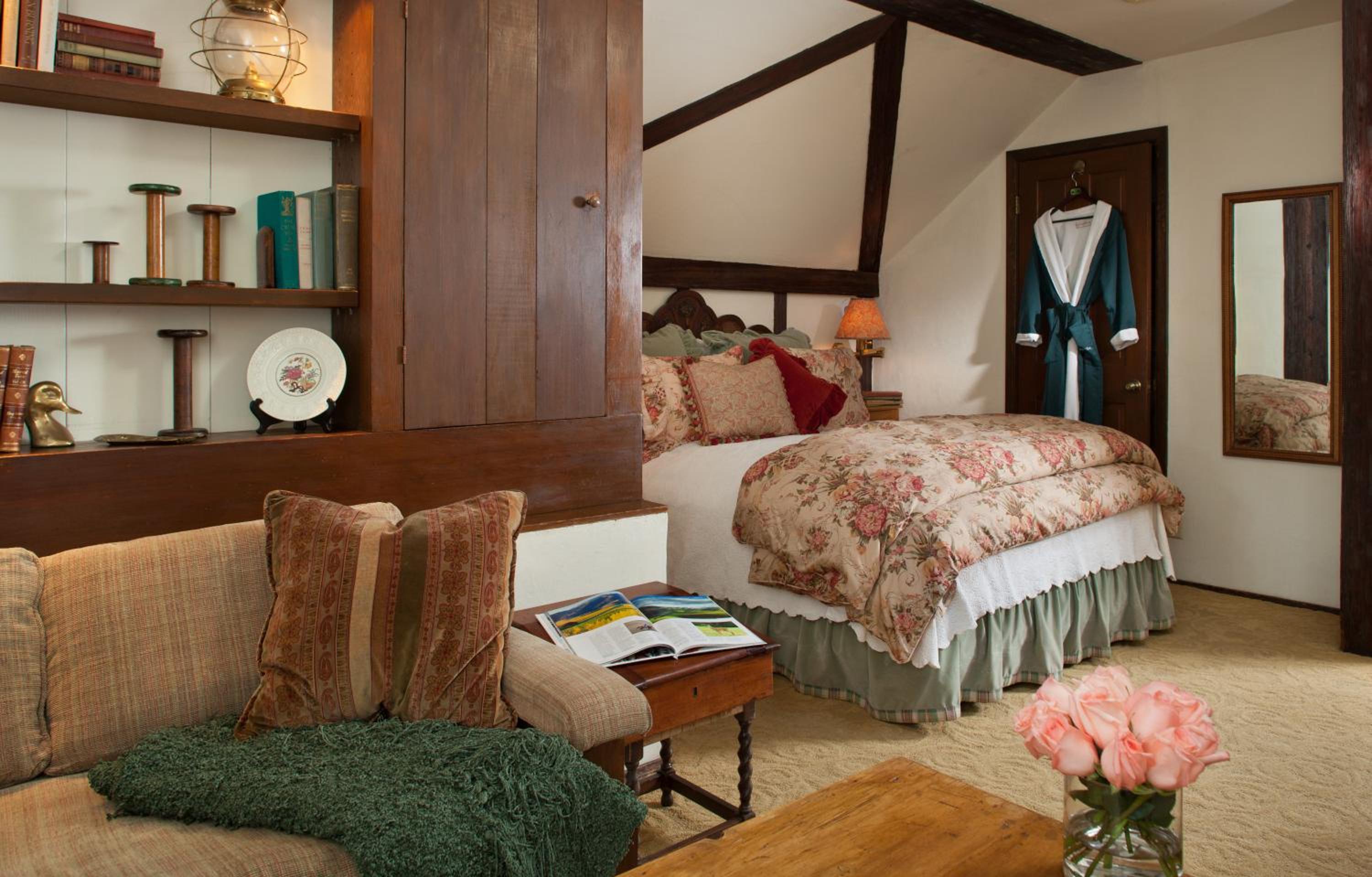 Queen Room ( 3rd Floor )