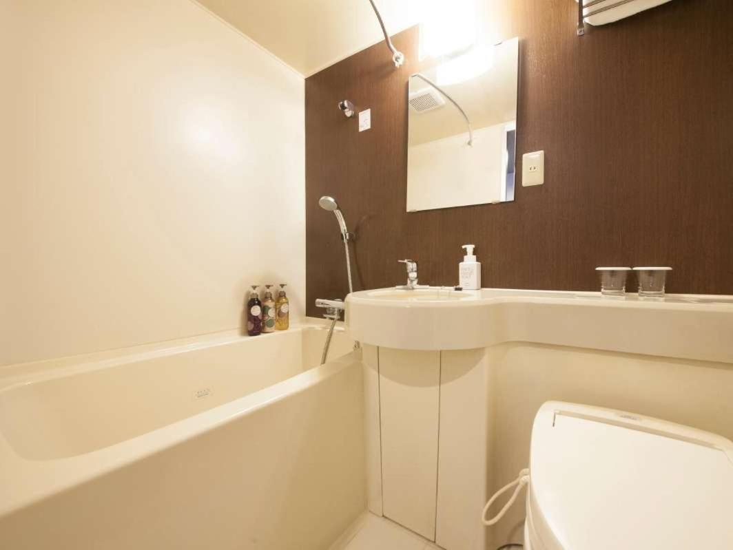 Double Room - Non-Smoking  - Photo 5