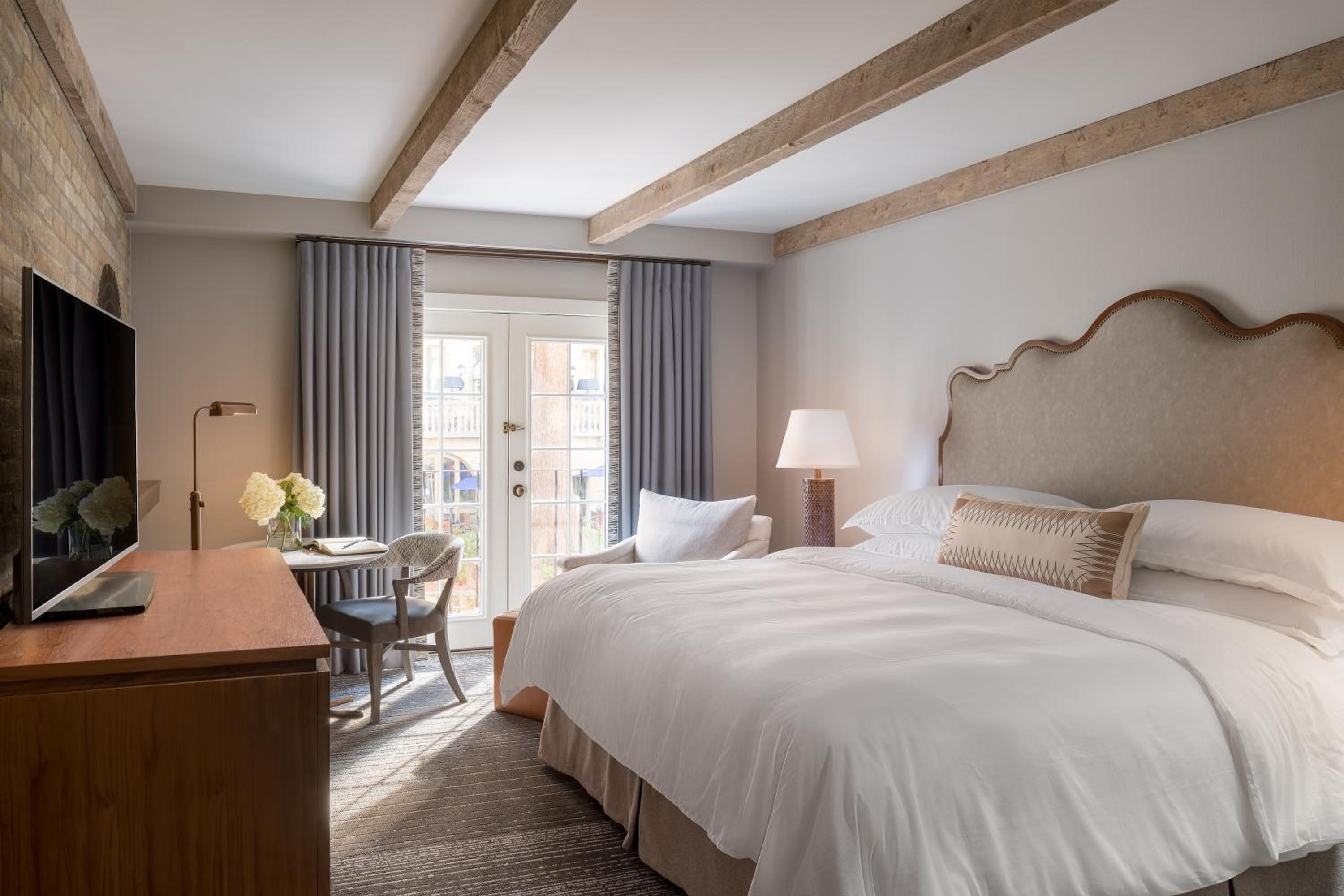 Riverview Room with Balcony - Photo 1