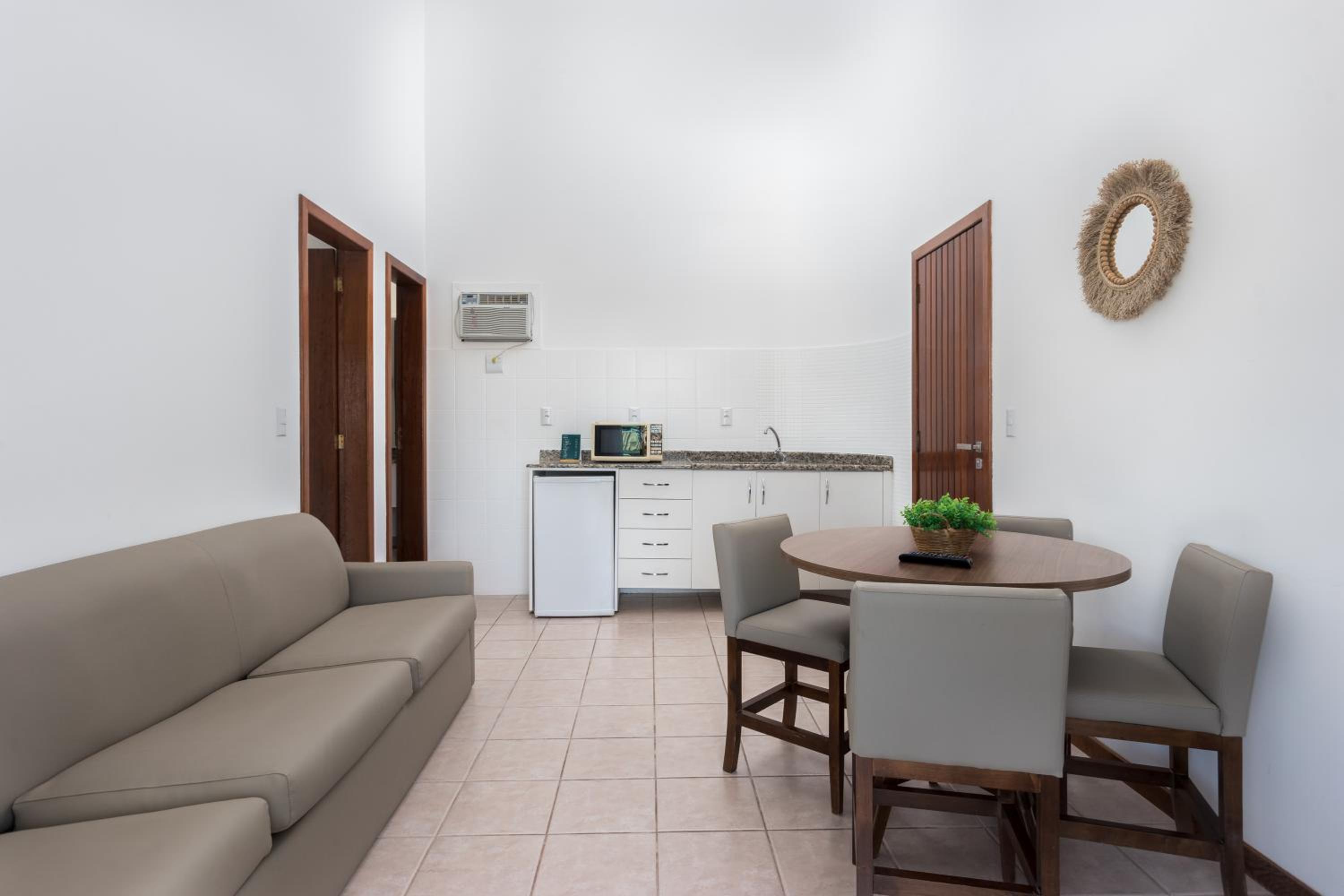Standard Suite - Photo 2