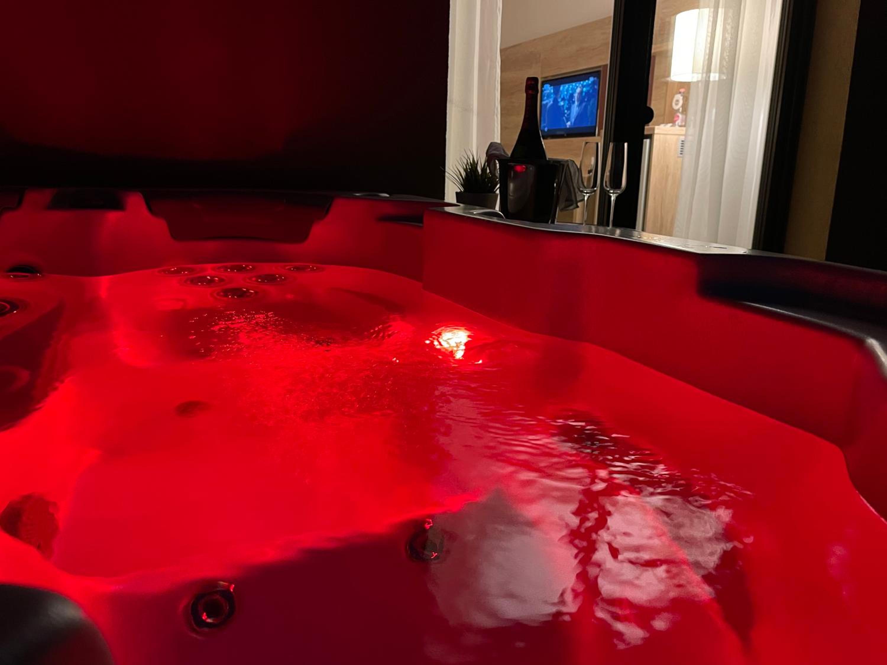 King Room with Spa Bath photo 3