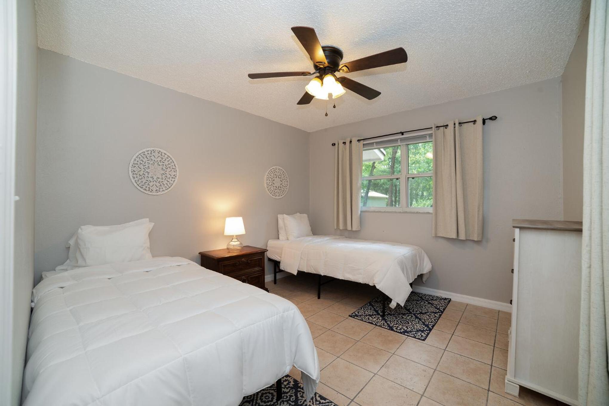 Three-Bedroom House photo 2