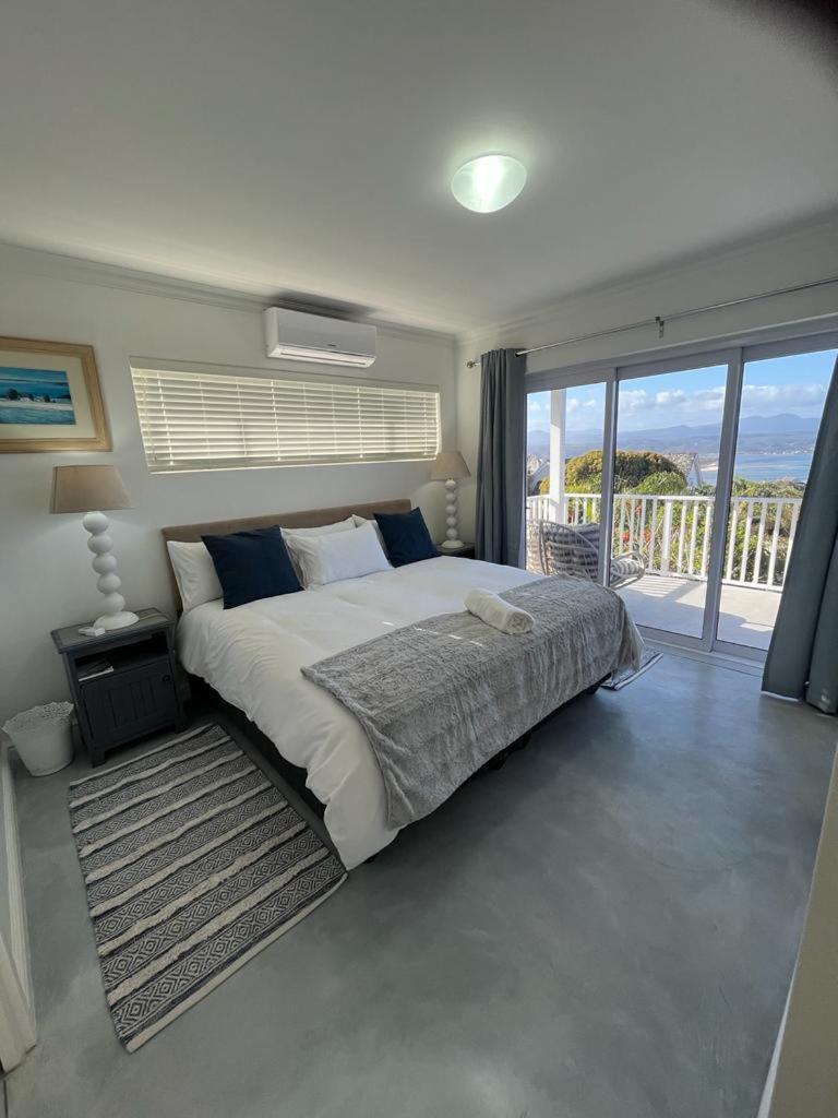 Apartment with Sea View - Photo 18
