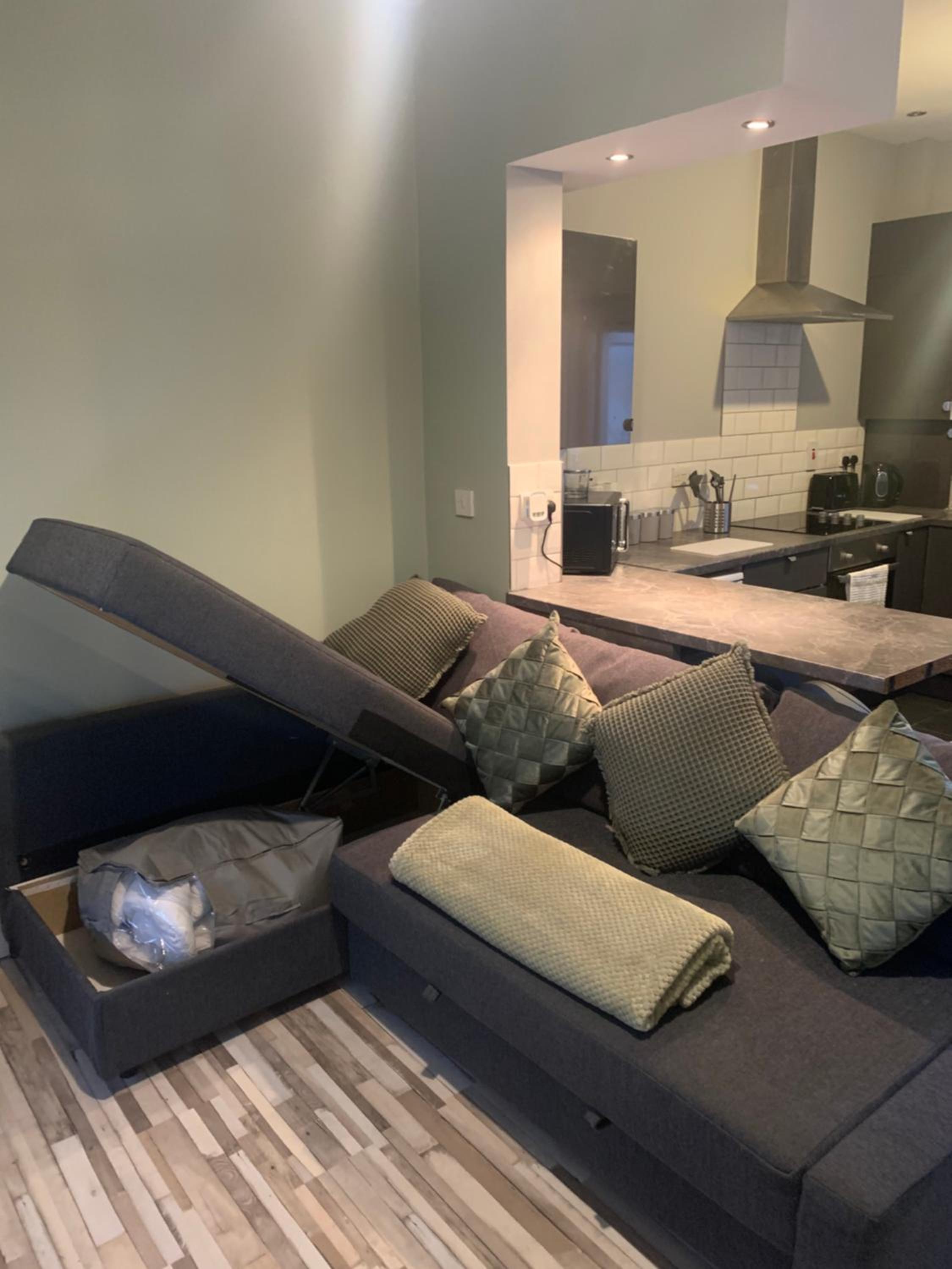 One-Bedroom Apartment photo 2