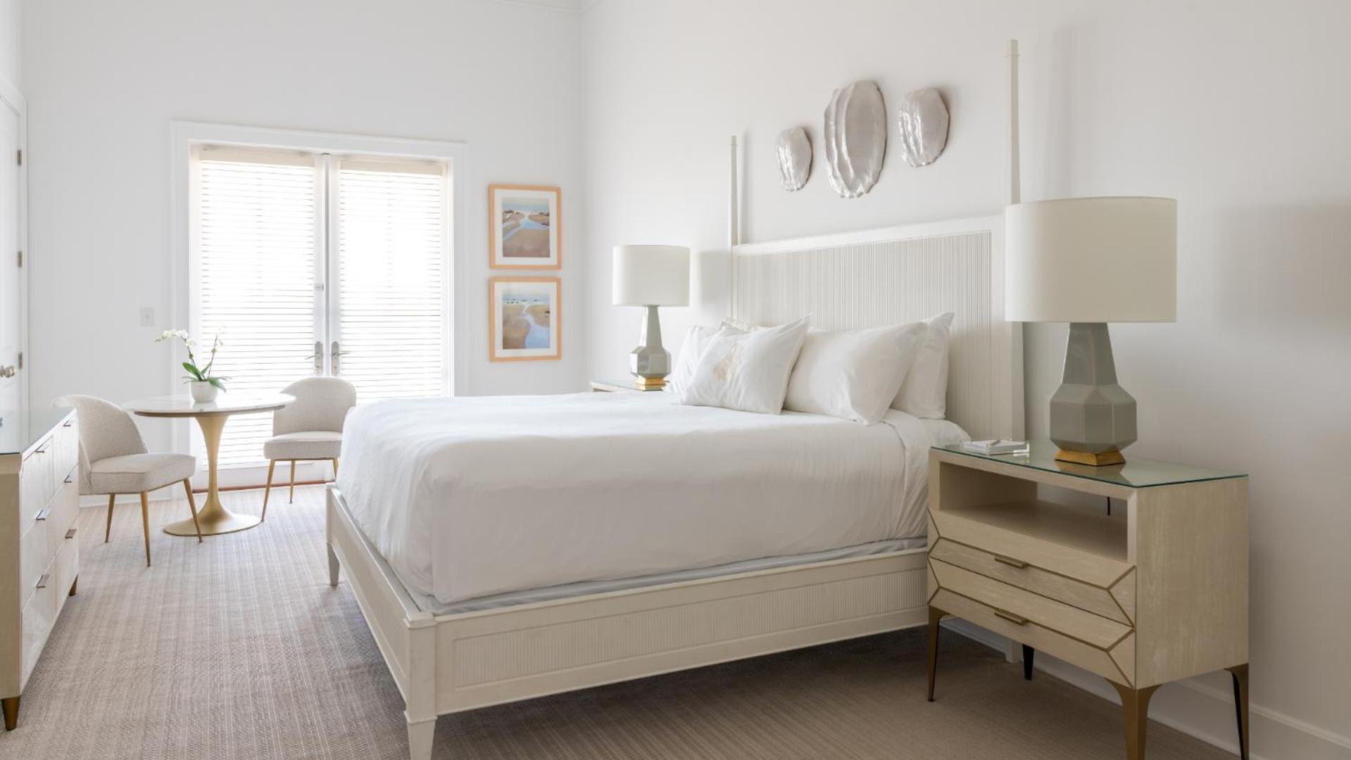 King Suite with Balcony - Photo 1