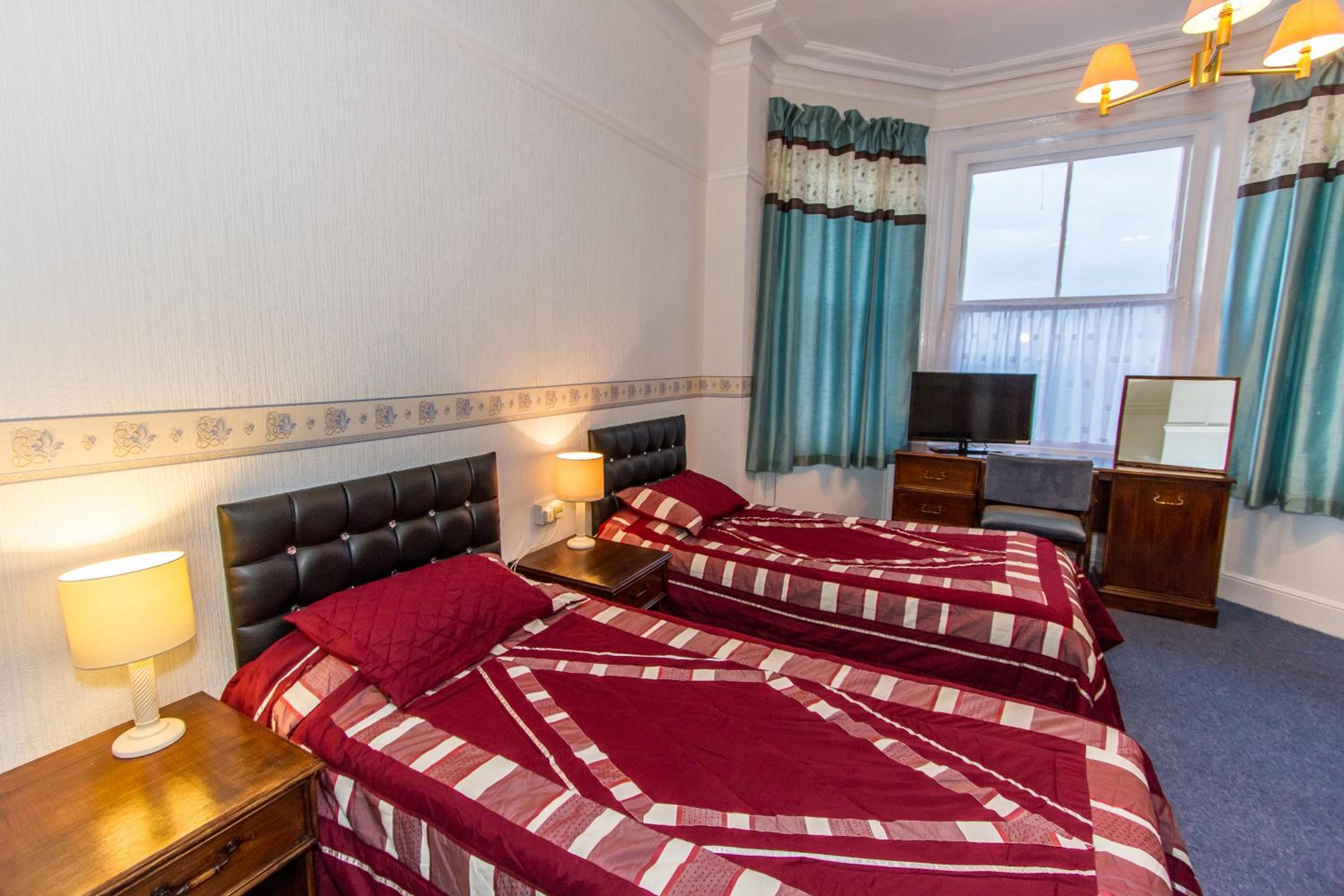 Twin Room with Sea View photo 3
