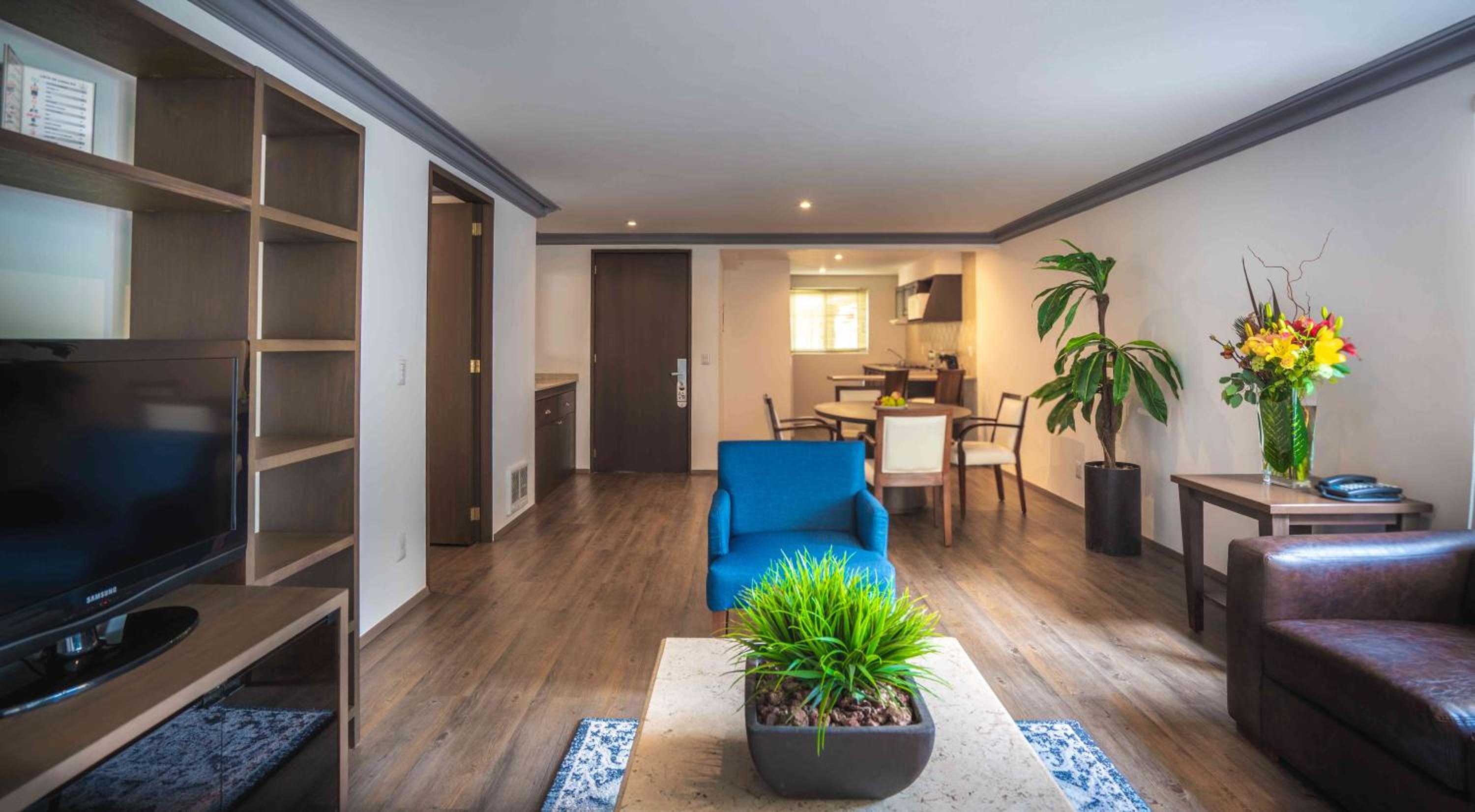 King Suite - Photo 3