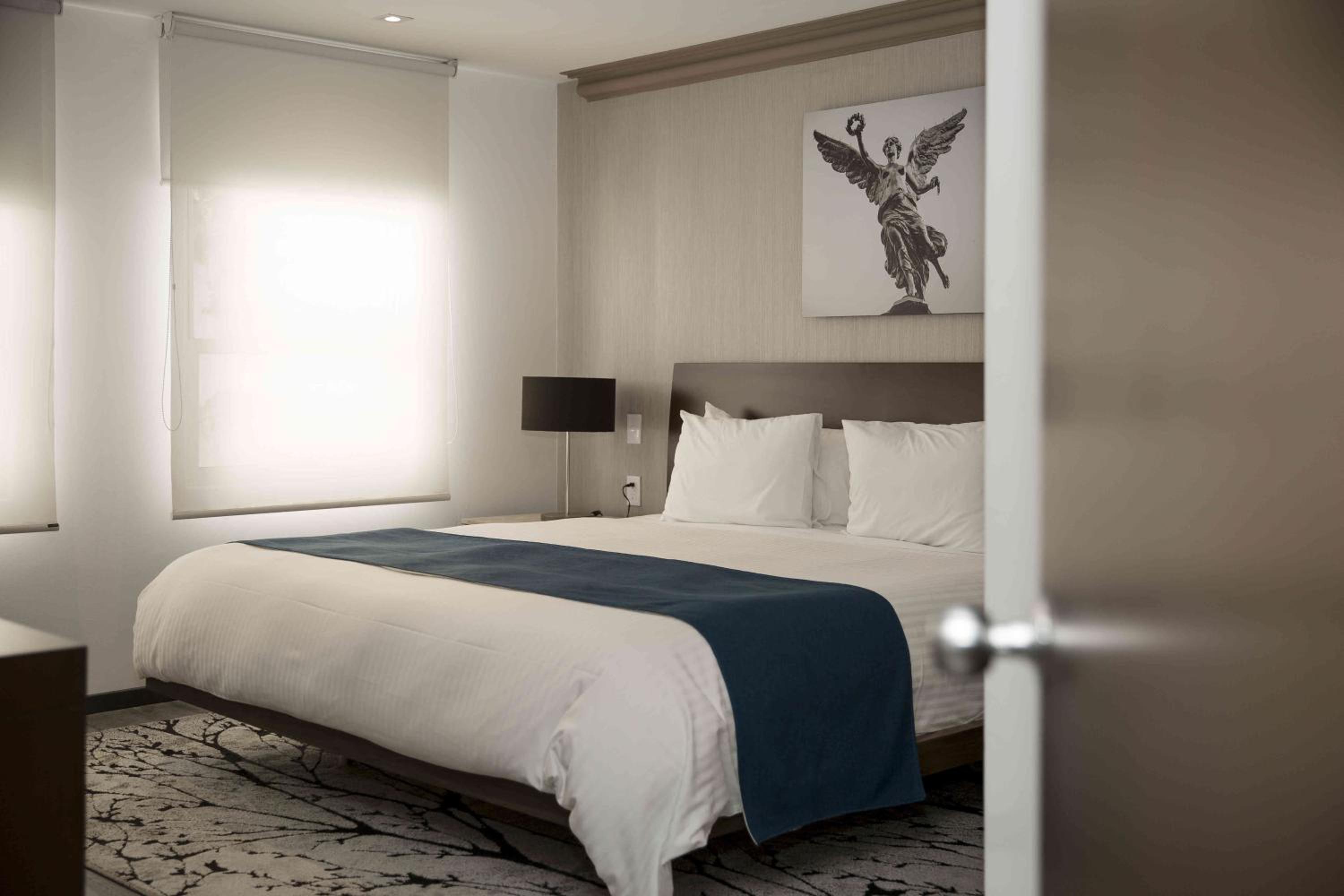 King Suite - Photo 1