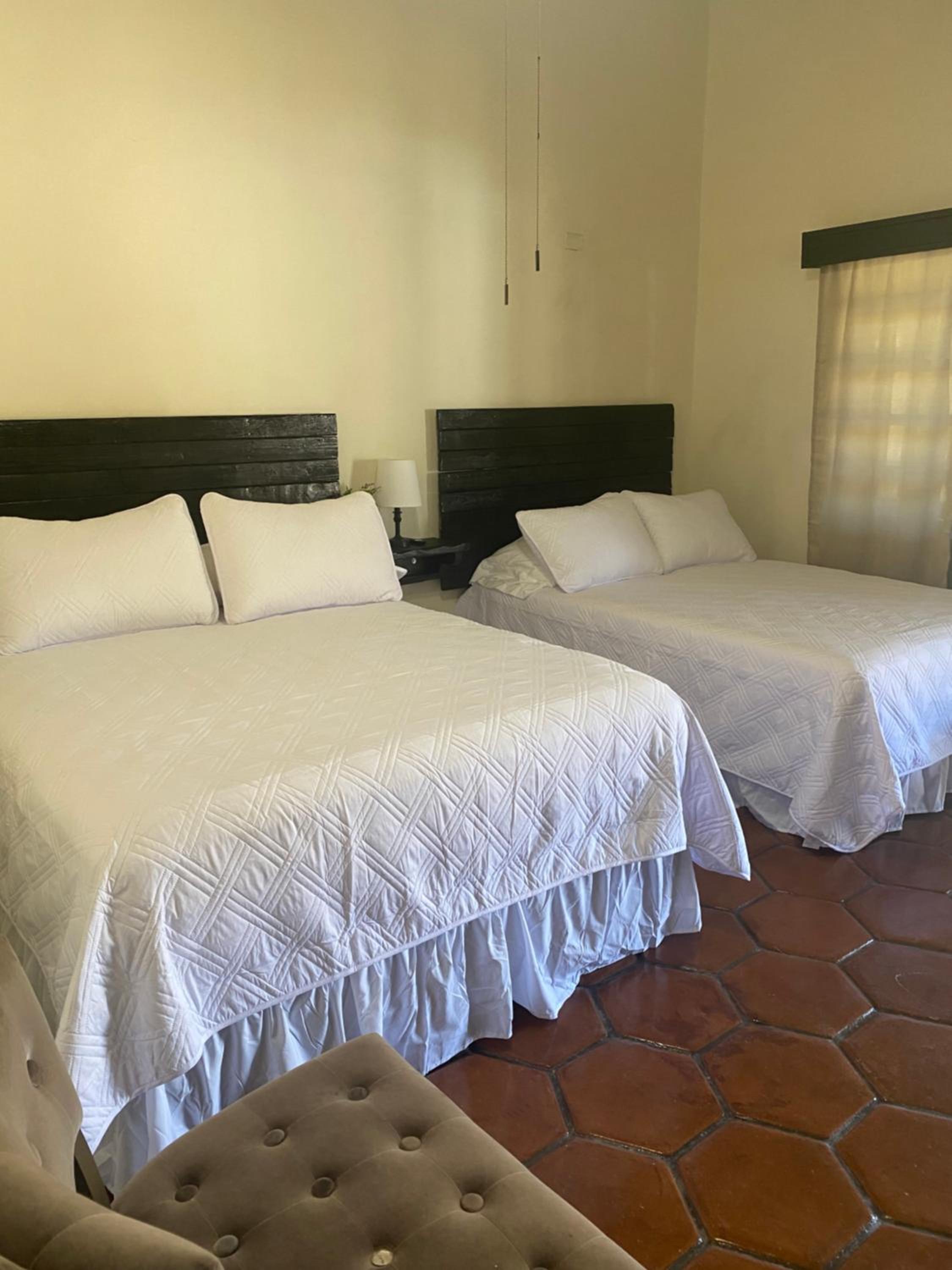 Double Room with Private Bathroom - Photo 13