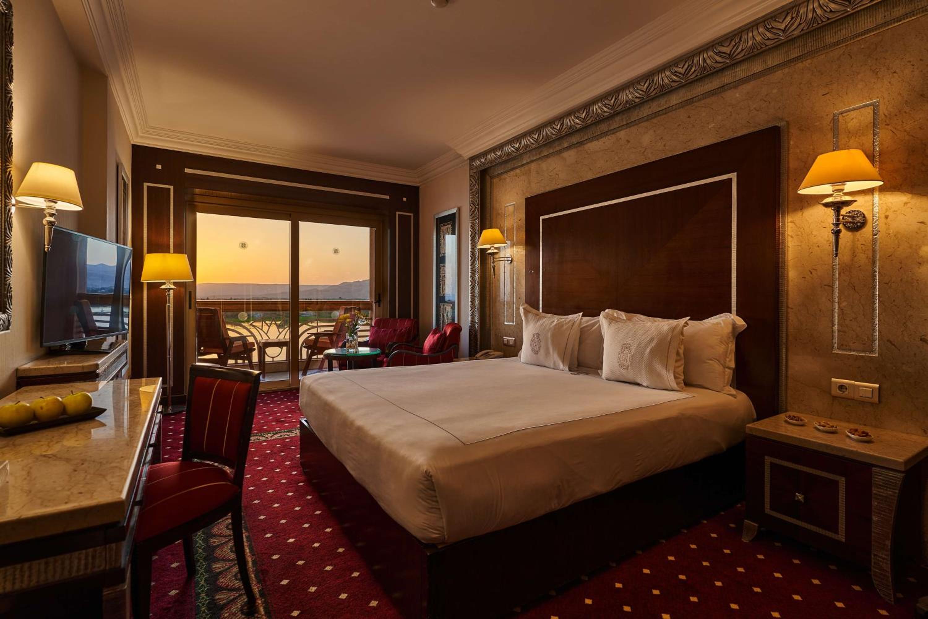 Royal Club Nile View Room