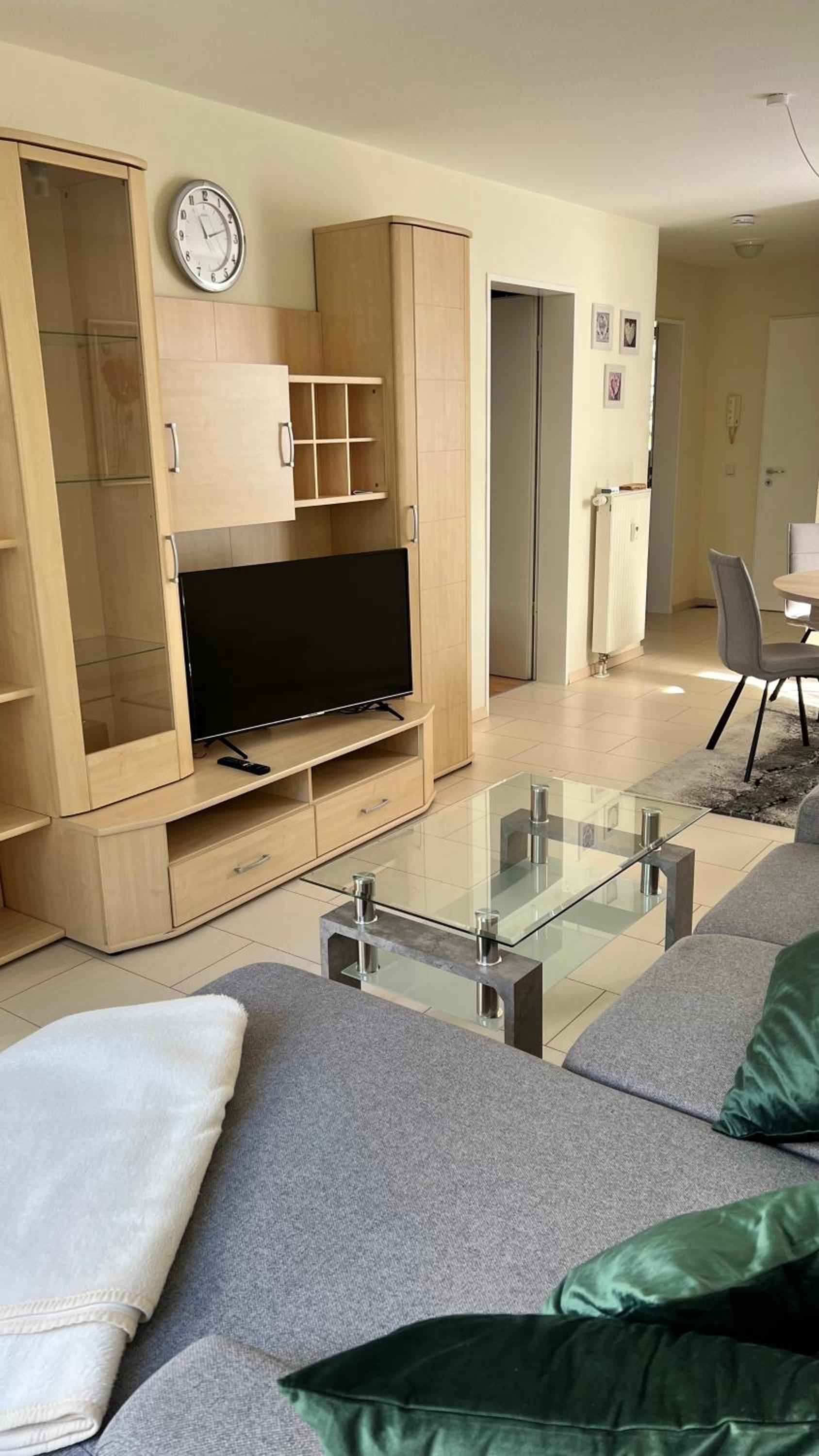 One-Bedroom Apartment photo 1