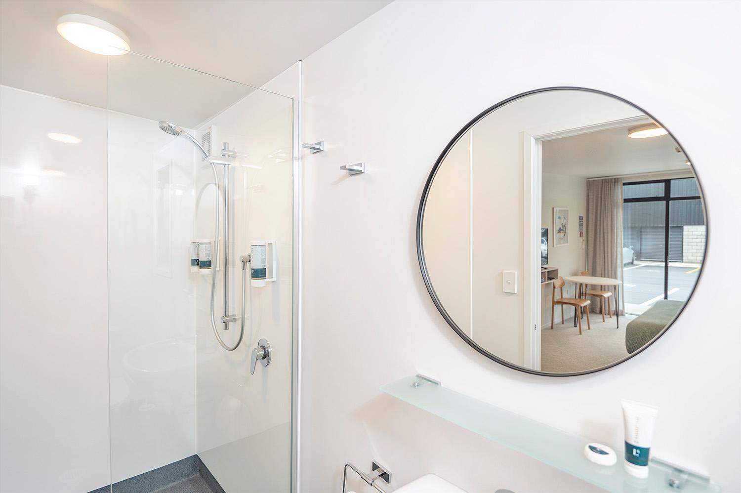 Top Floor Studio Suite - Photo 11