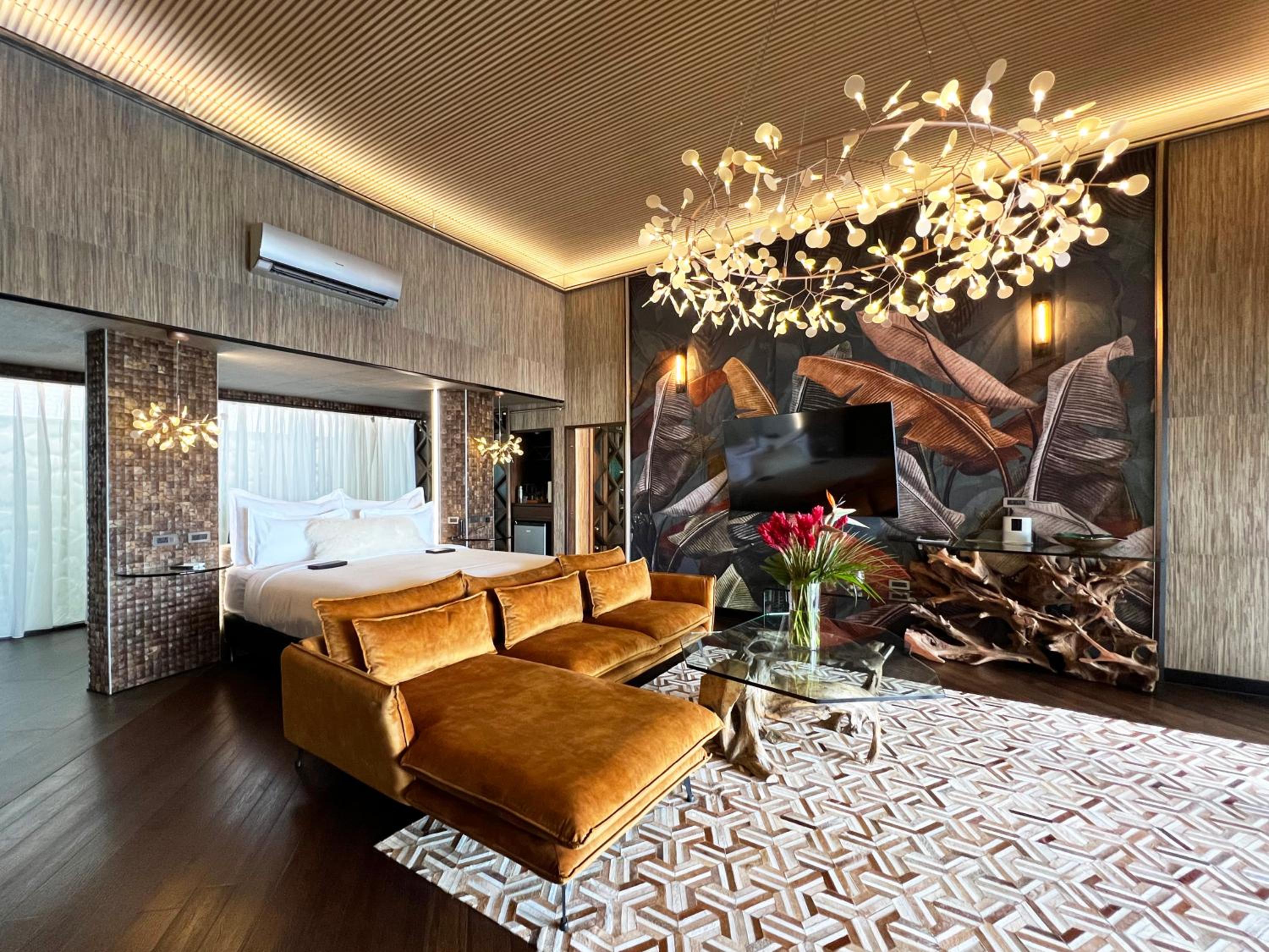 Luxury Villa with Private Pool (2 adults)