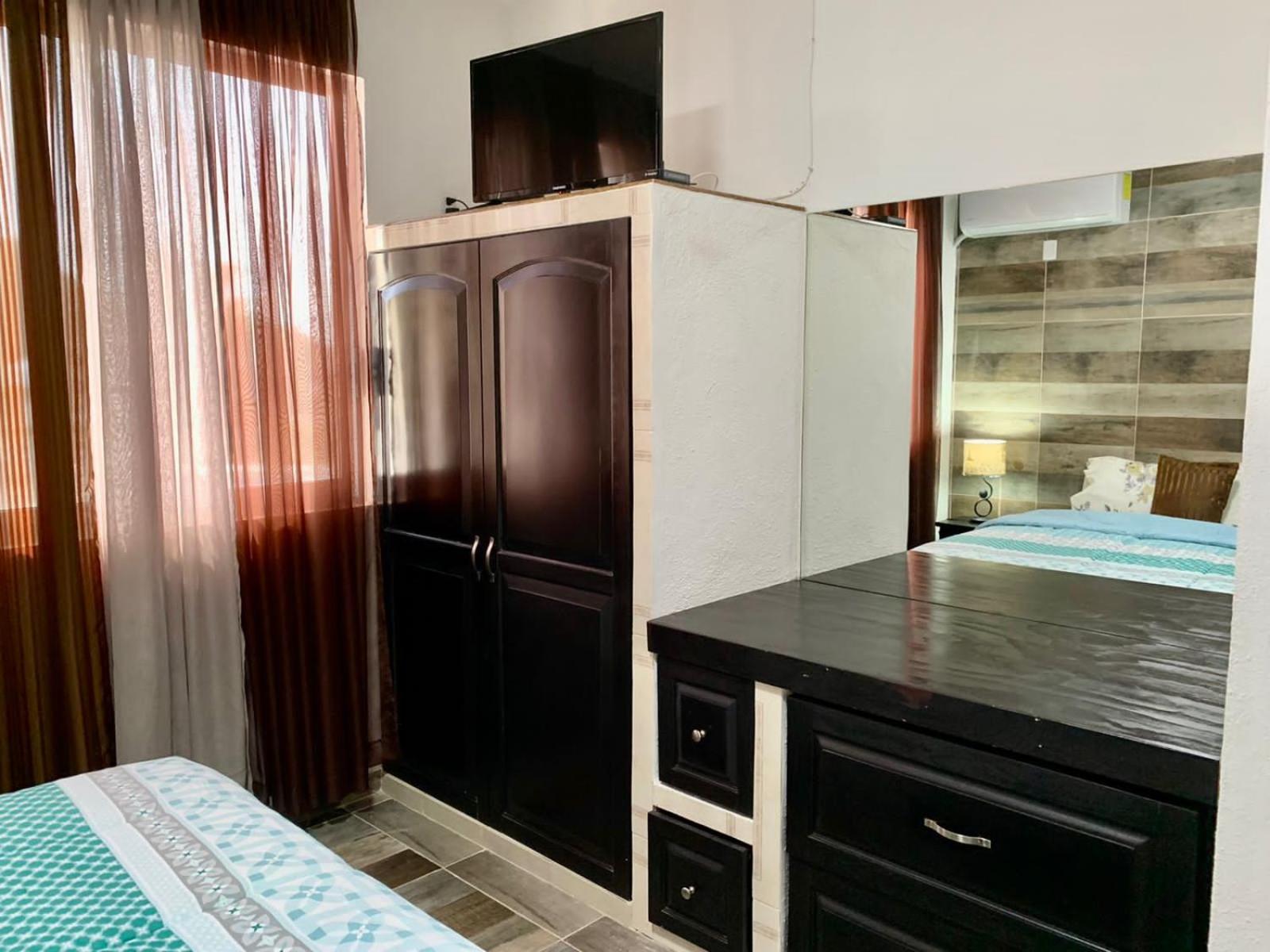 Deluxe King Room - Photo 1