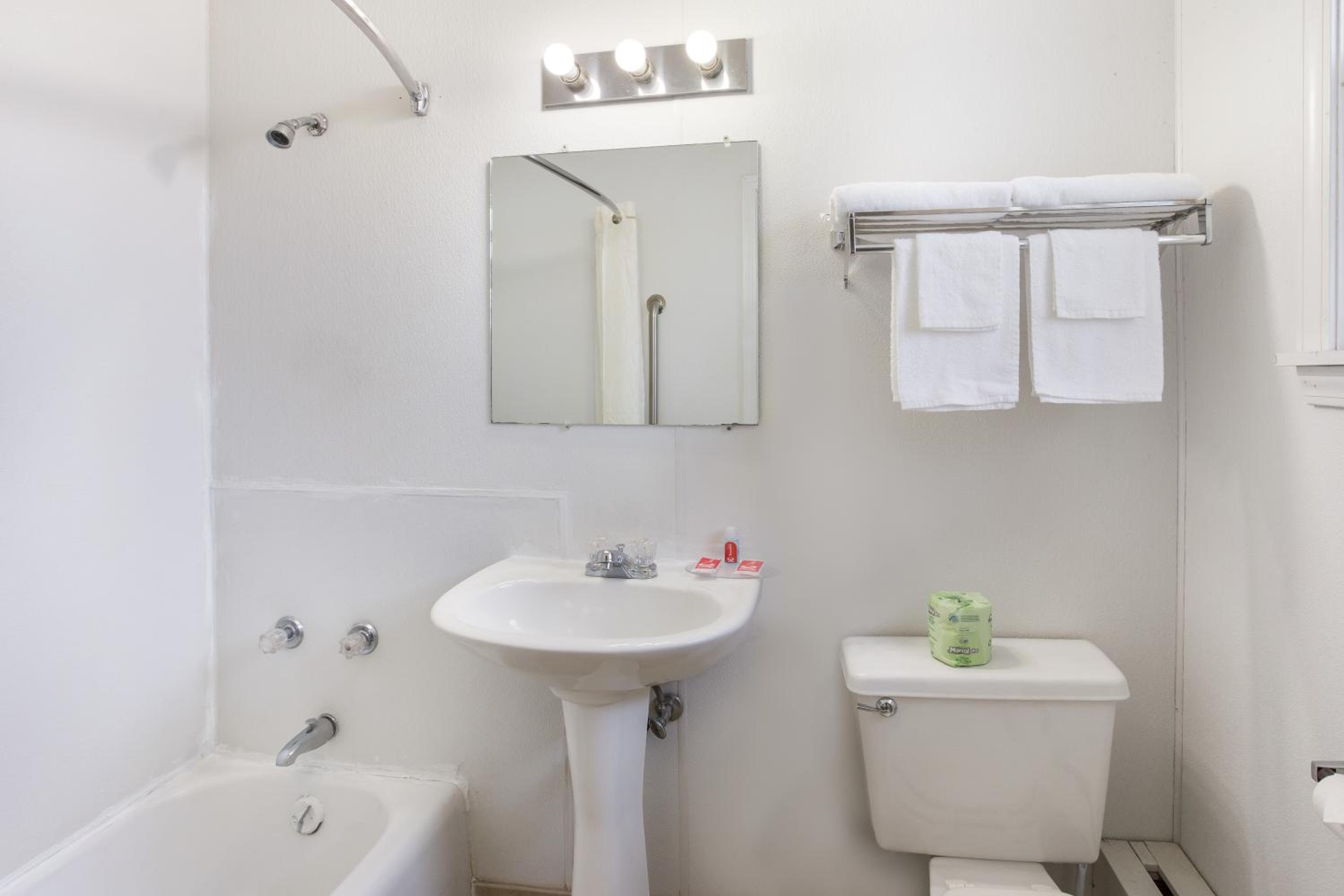 Double Room - Non-Smoking  photo 2