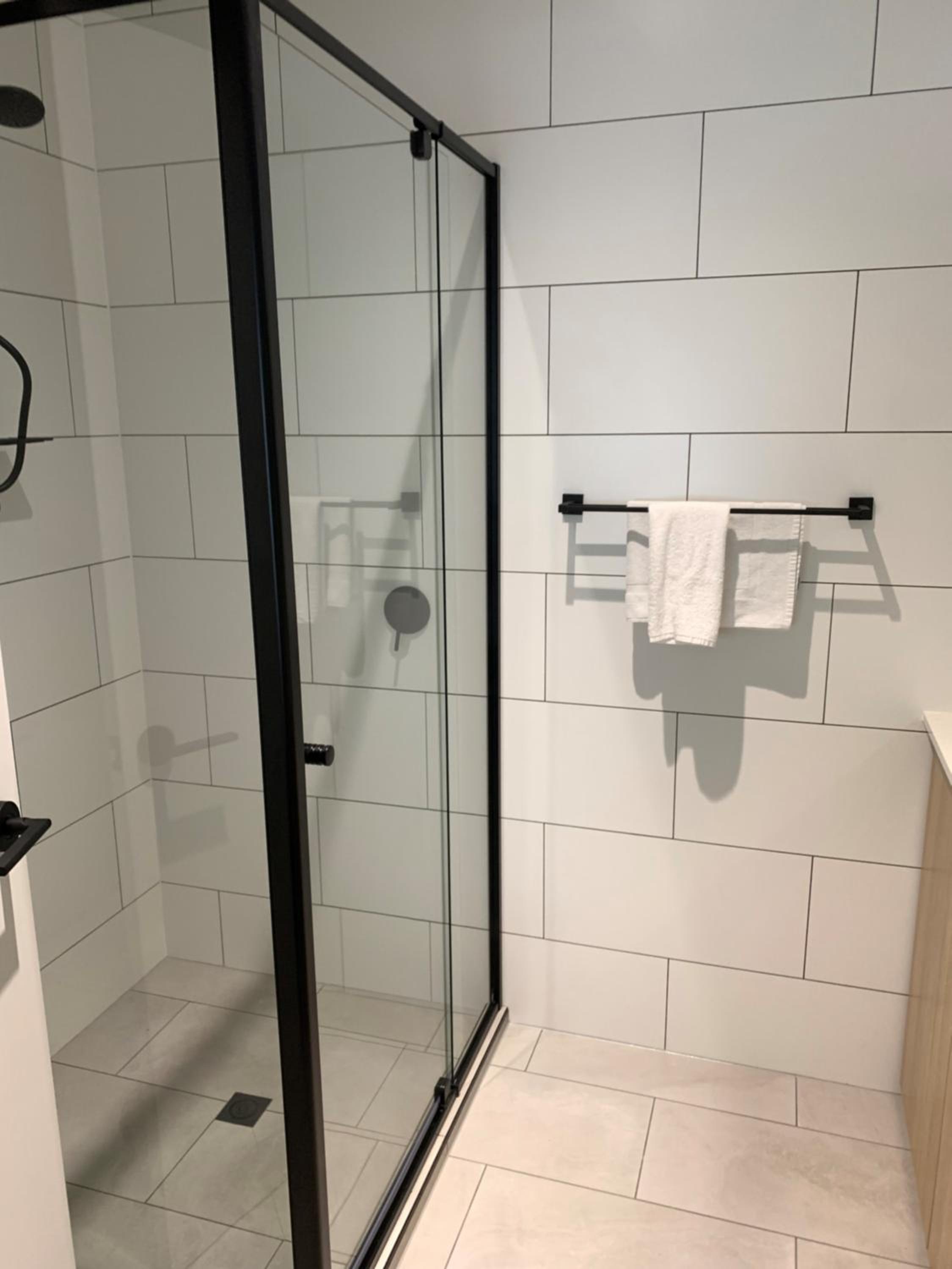 Premier Two bedroom, Two Bathroom Apartment – No Elevator - Non Pet Friendly - Photo 2