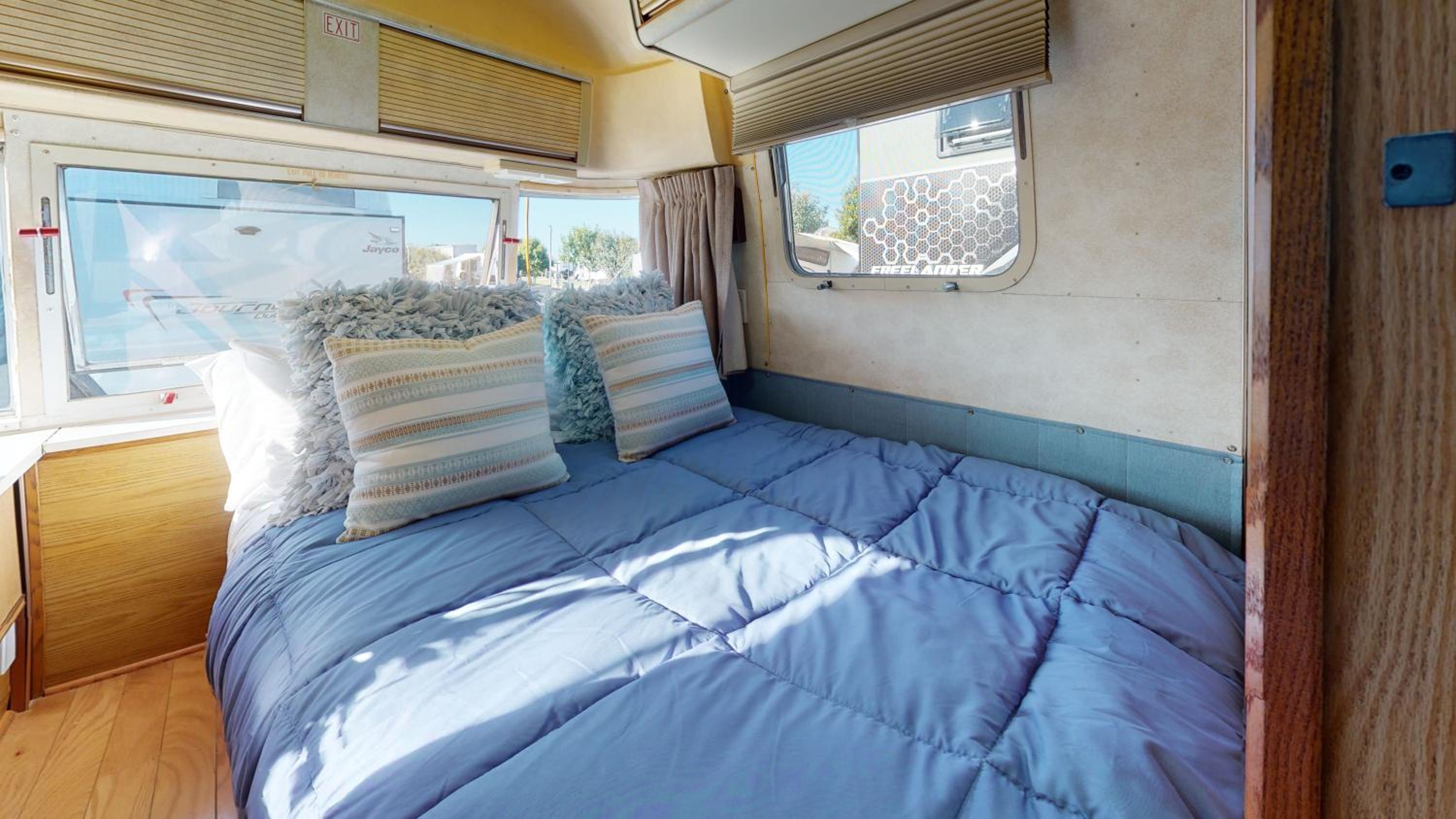 Sovereign Airstream - Caravan (Shared Toilet) photo 1