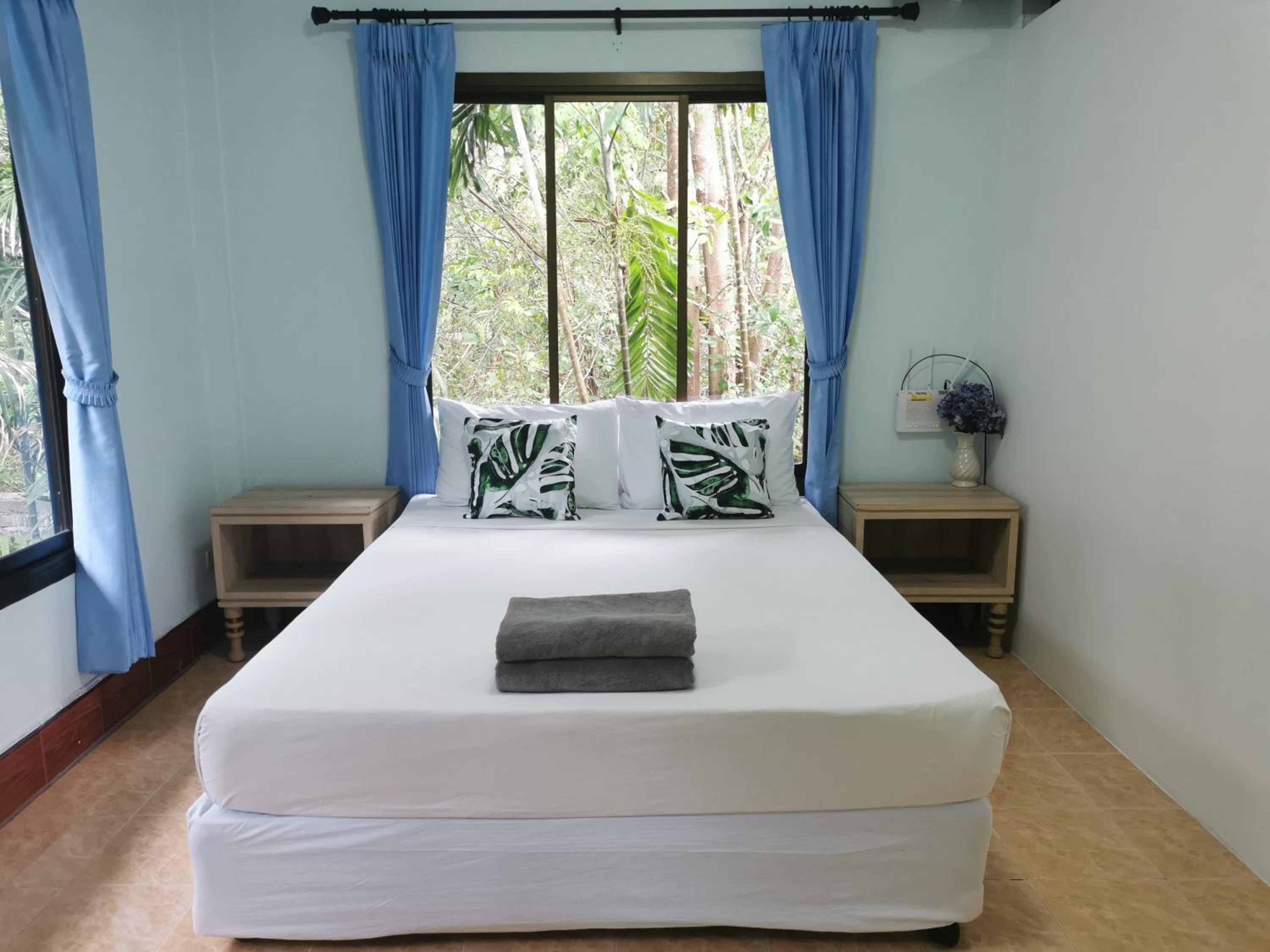 Two-Bedroom Bungalow - Photo 5